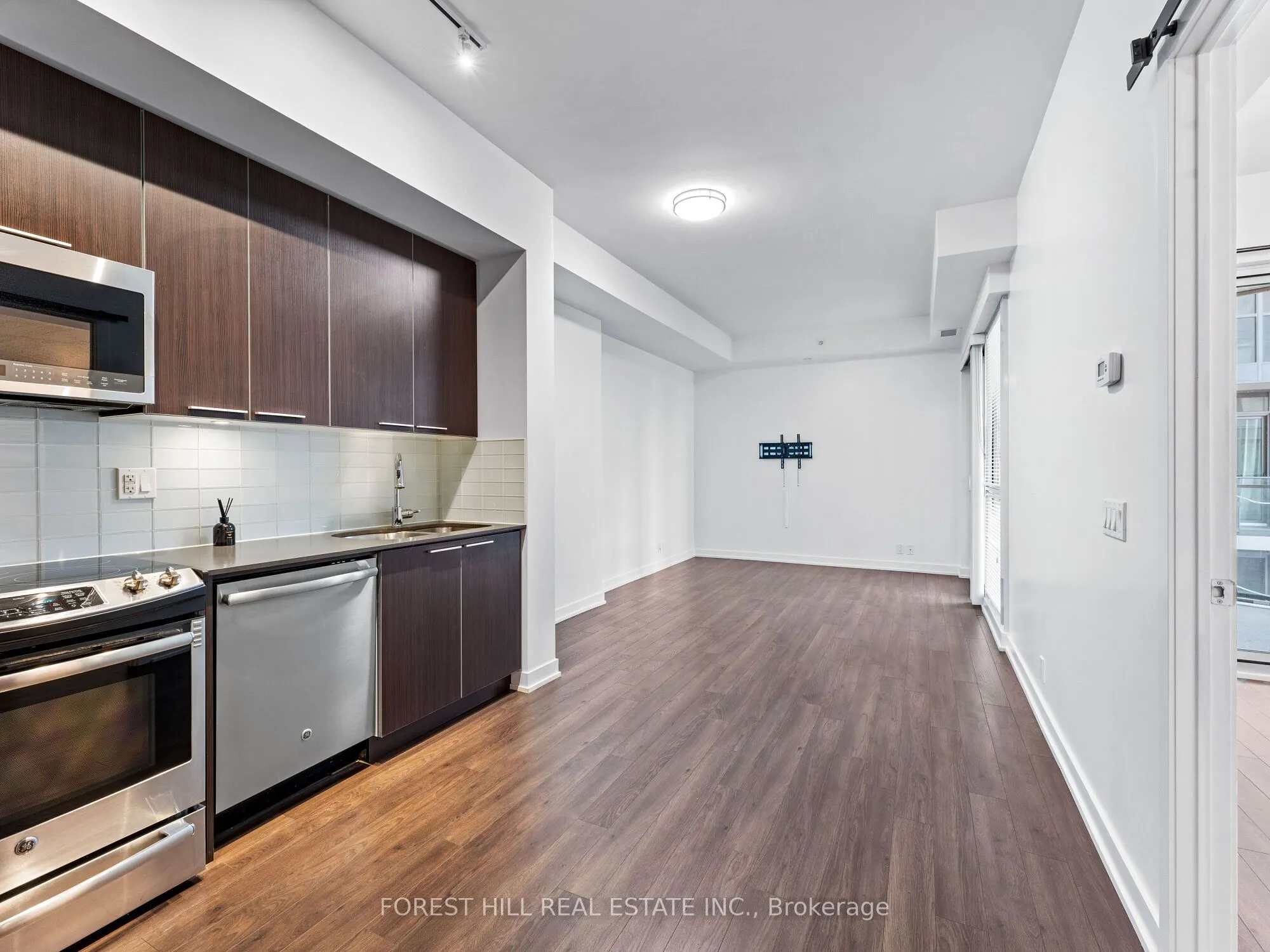 10 Park Lawn Road, #621