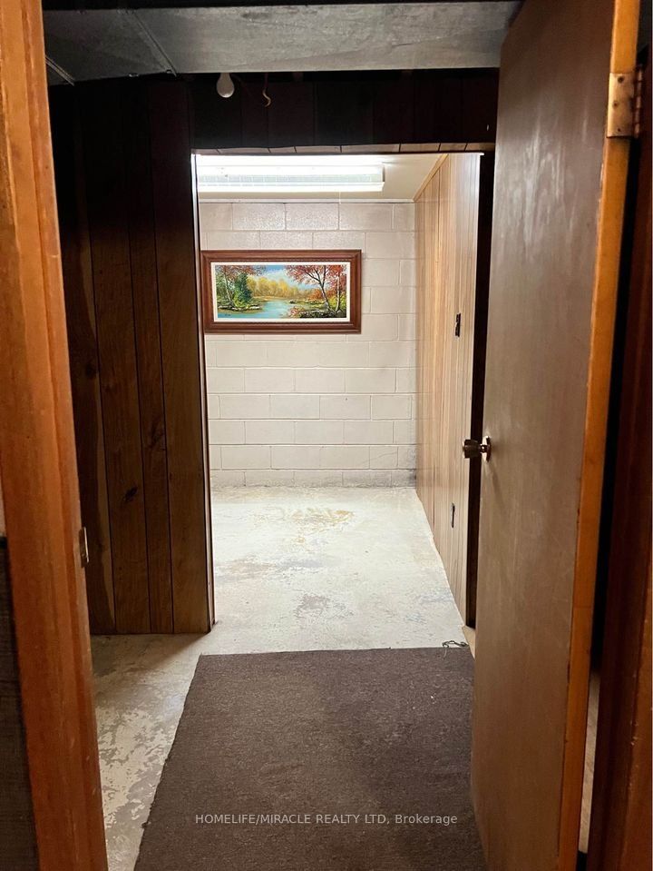 2216 Olde Base Line Road