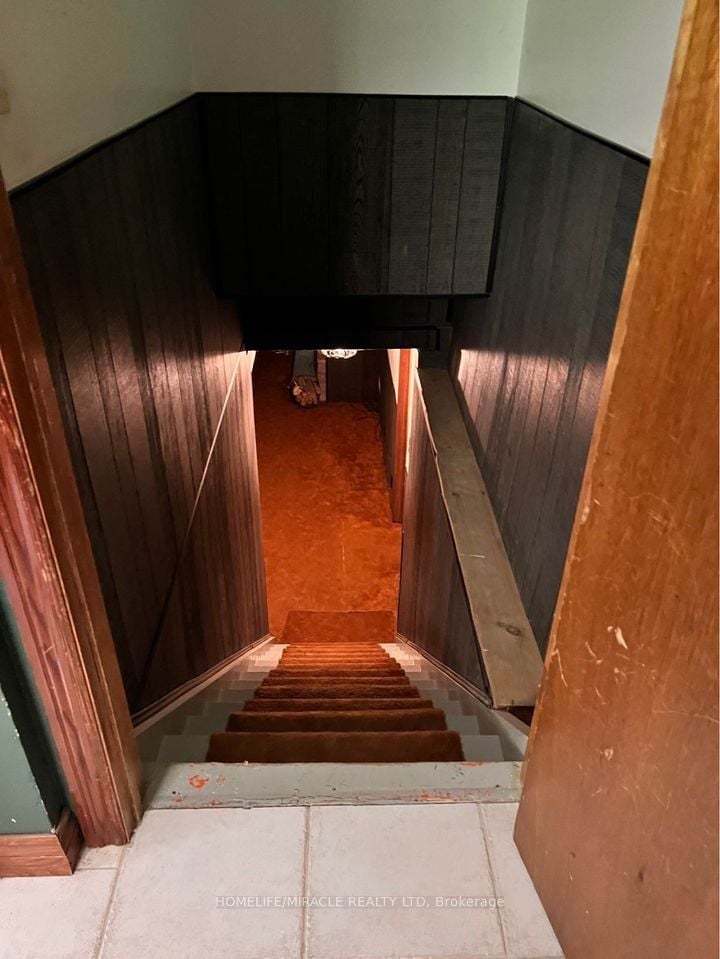 2216 Olde Base Line Road