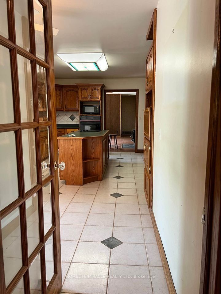 2216 Olde Base Line Road