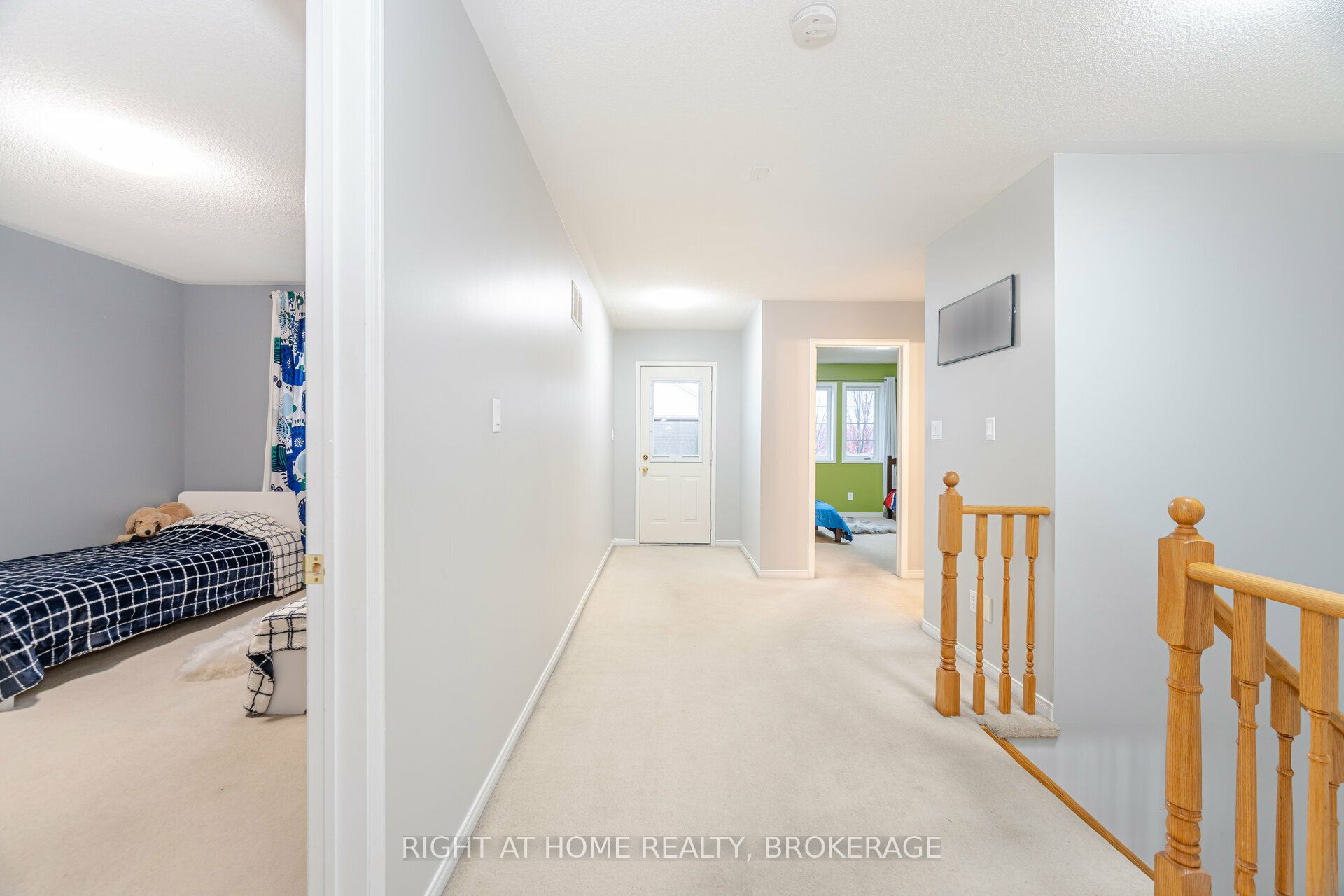1190 Fox Crescent