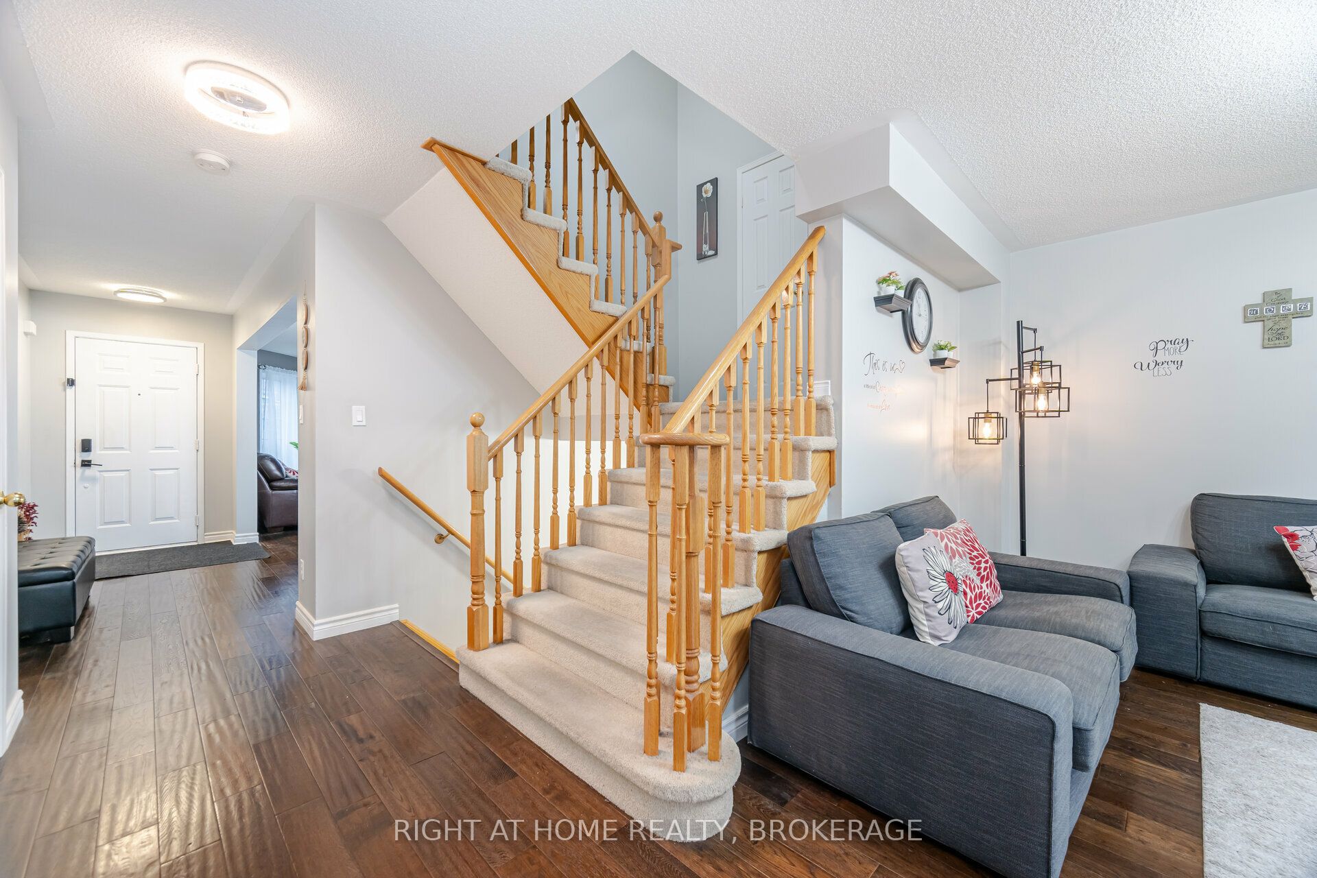 1190 Fox Crescent