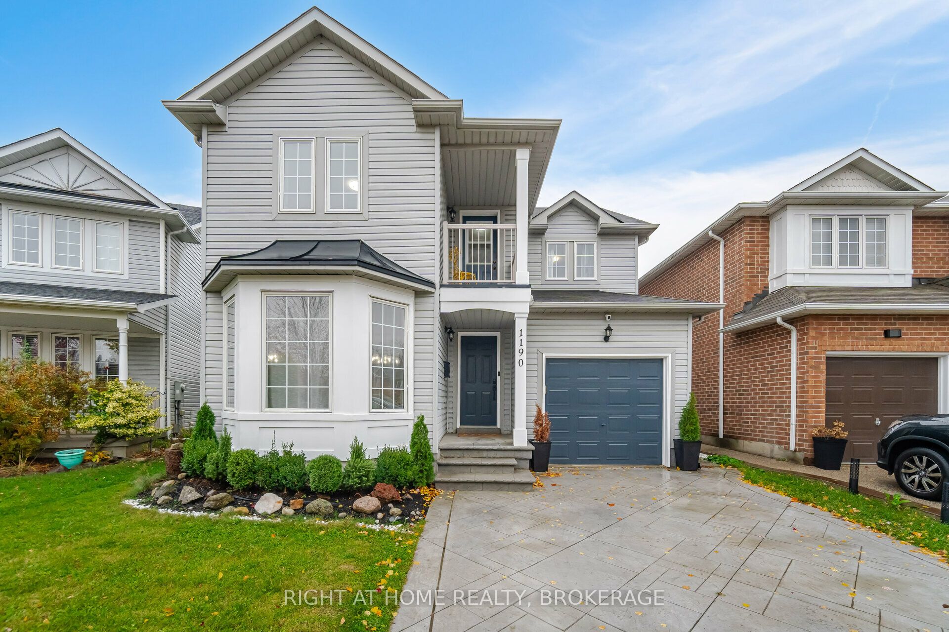 1190 Fox Crescent