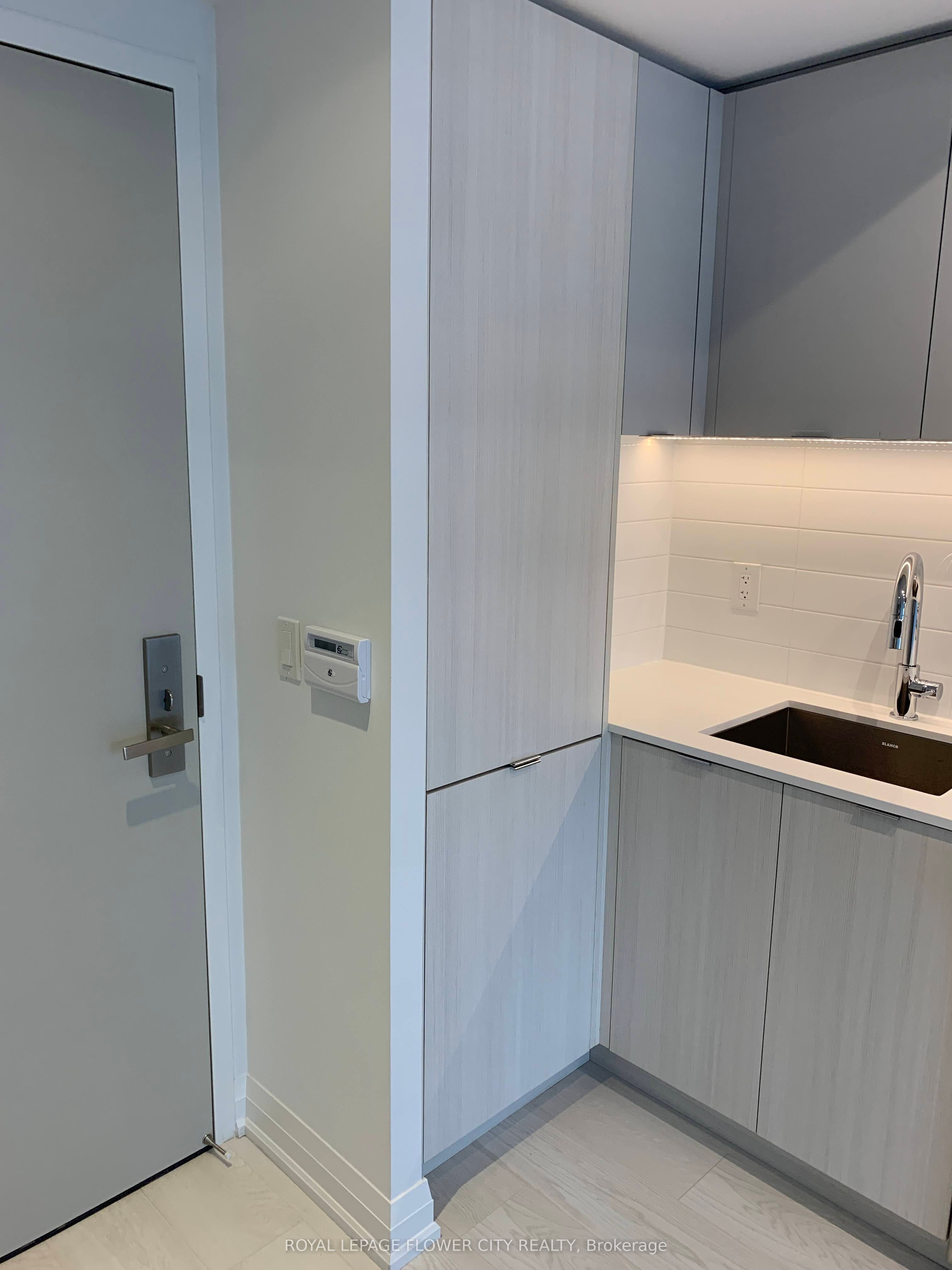 30 Gibbs Road, #2804