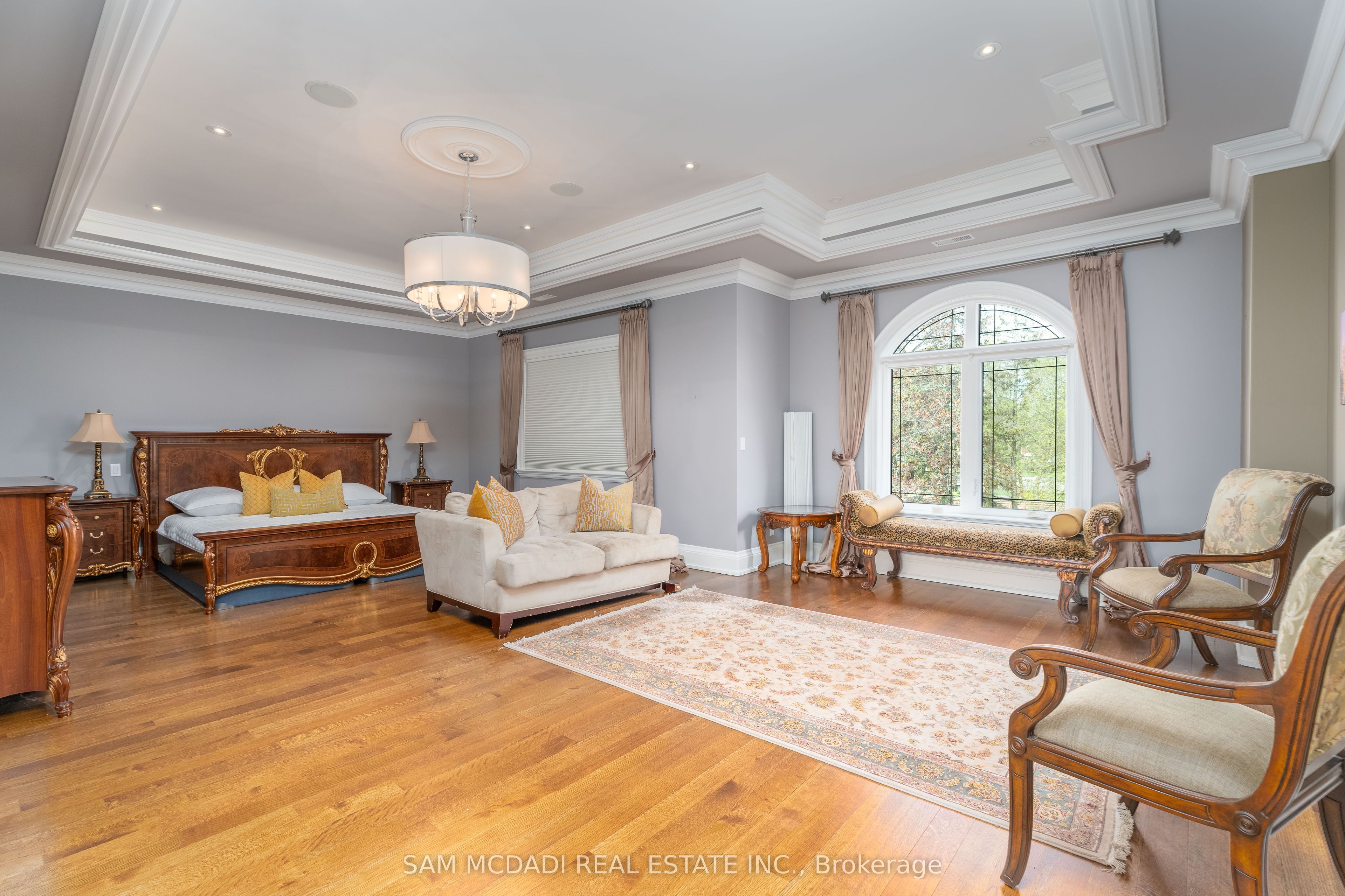 1689 Carolyn Road