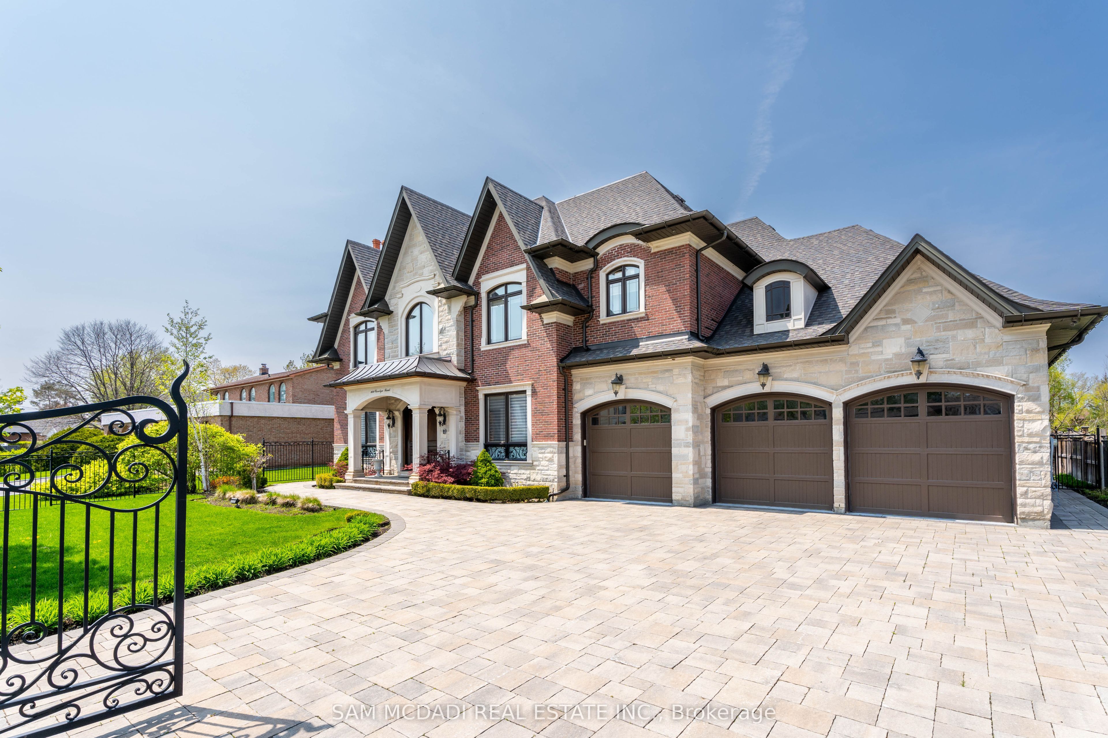 1689 Carolyn Road