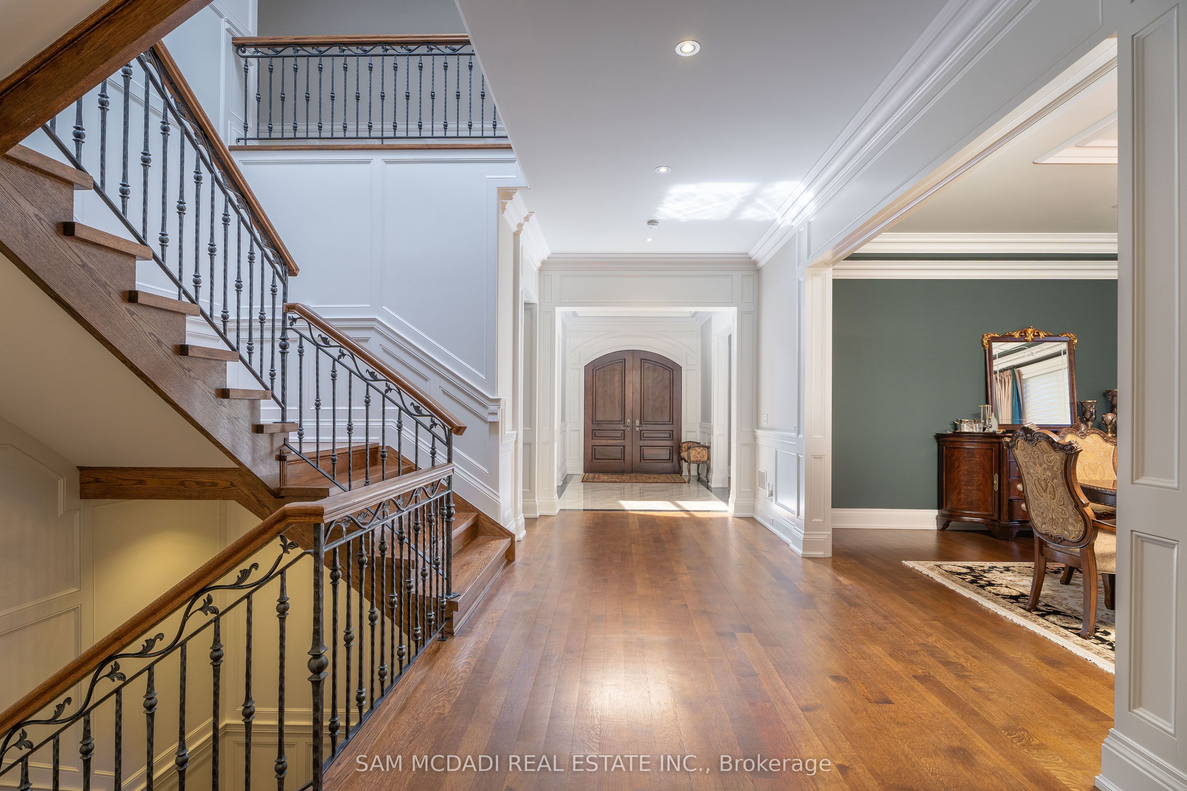 1689 Carolyn Road