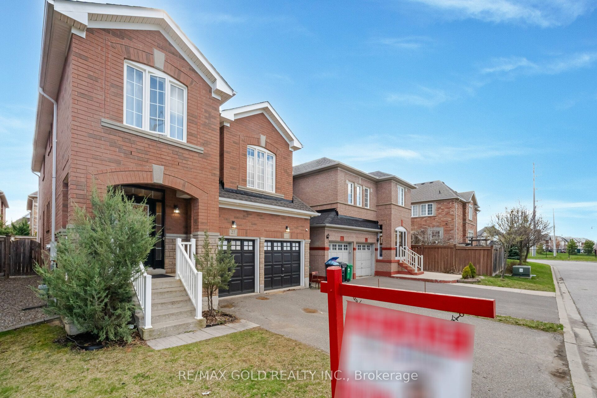 27 Treegrove Crescent #BSMT