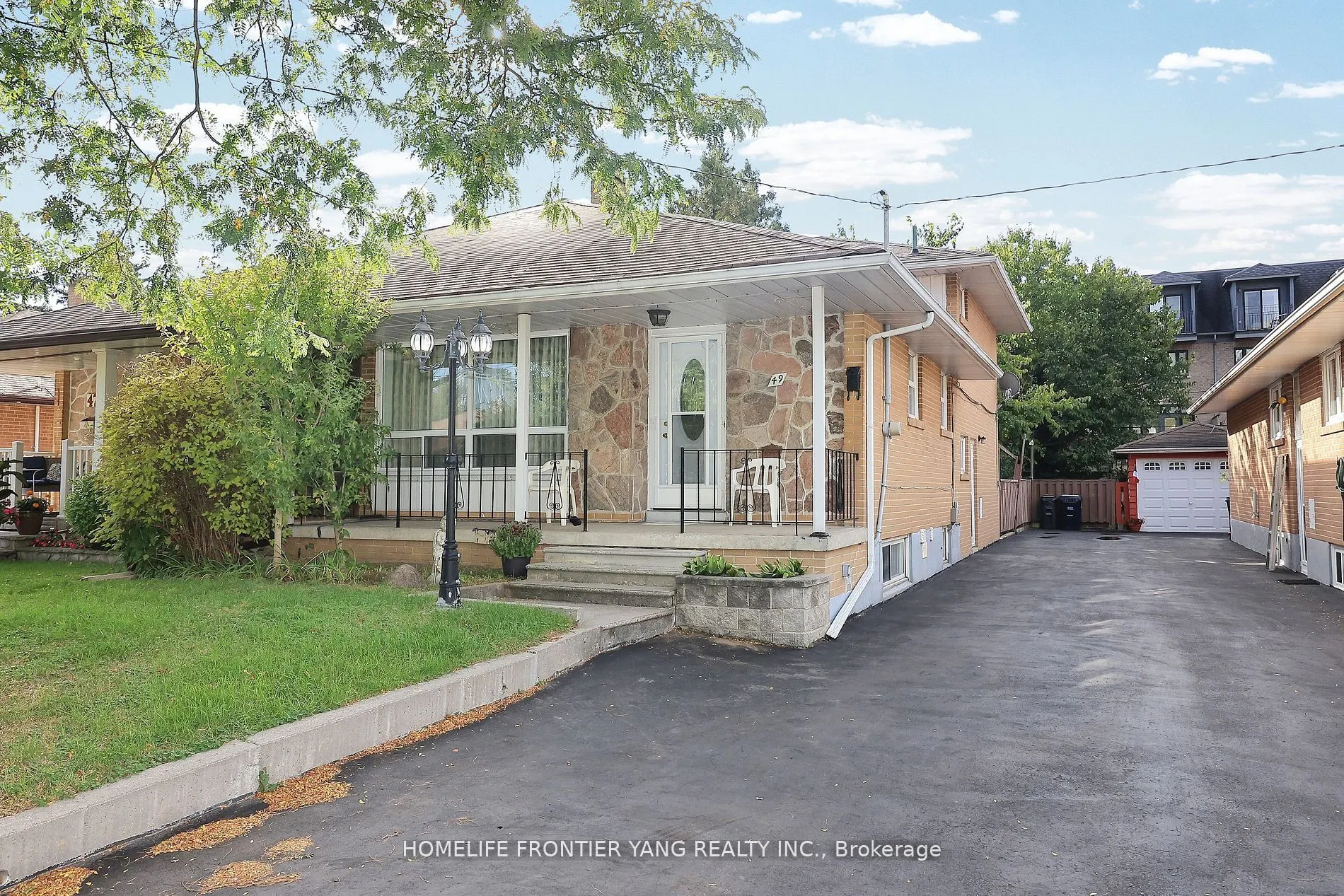 49 Graystone Gardens