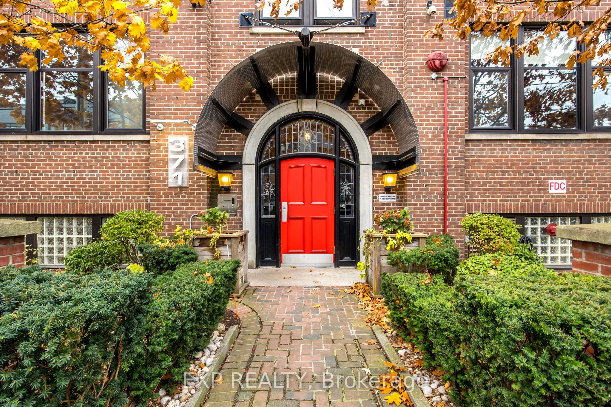 371 Wallace Avenue, #2