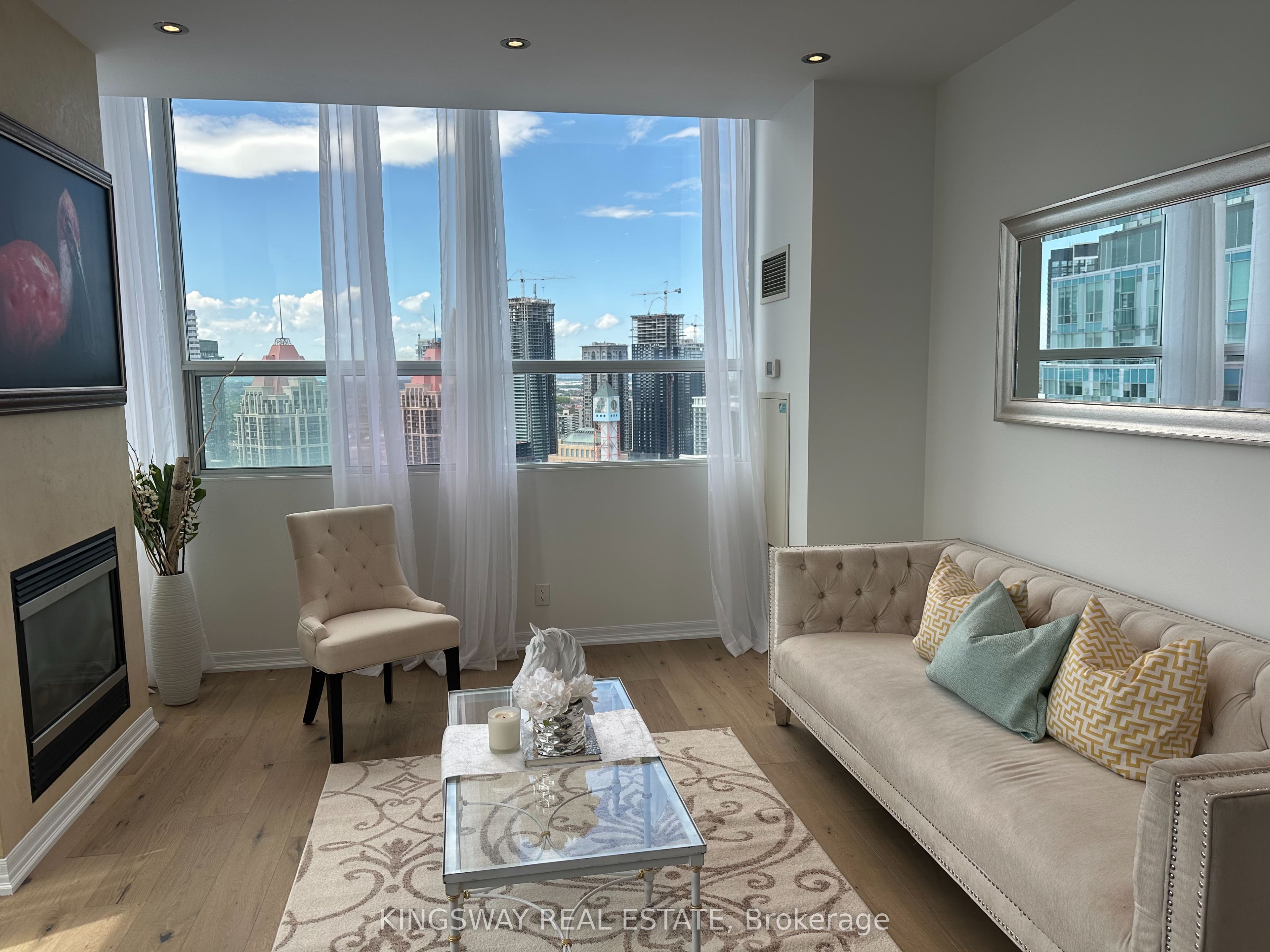 220 Burnhamthorpe Road W #3404