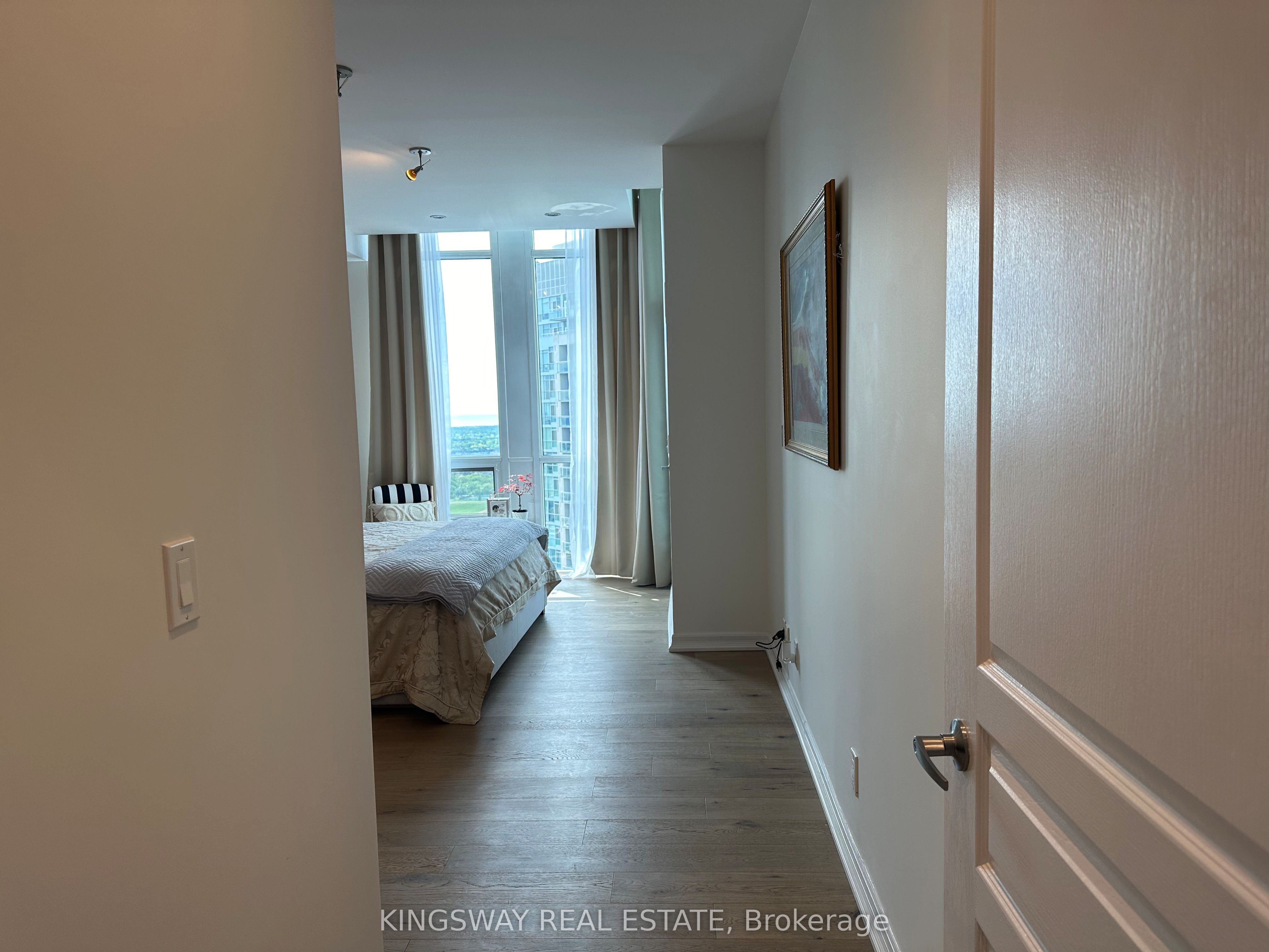 220 Burnhamthorpe Road W #3404