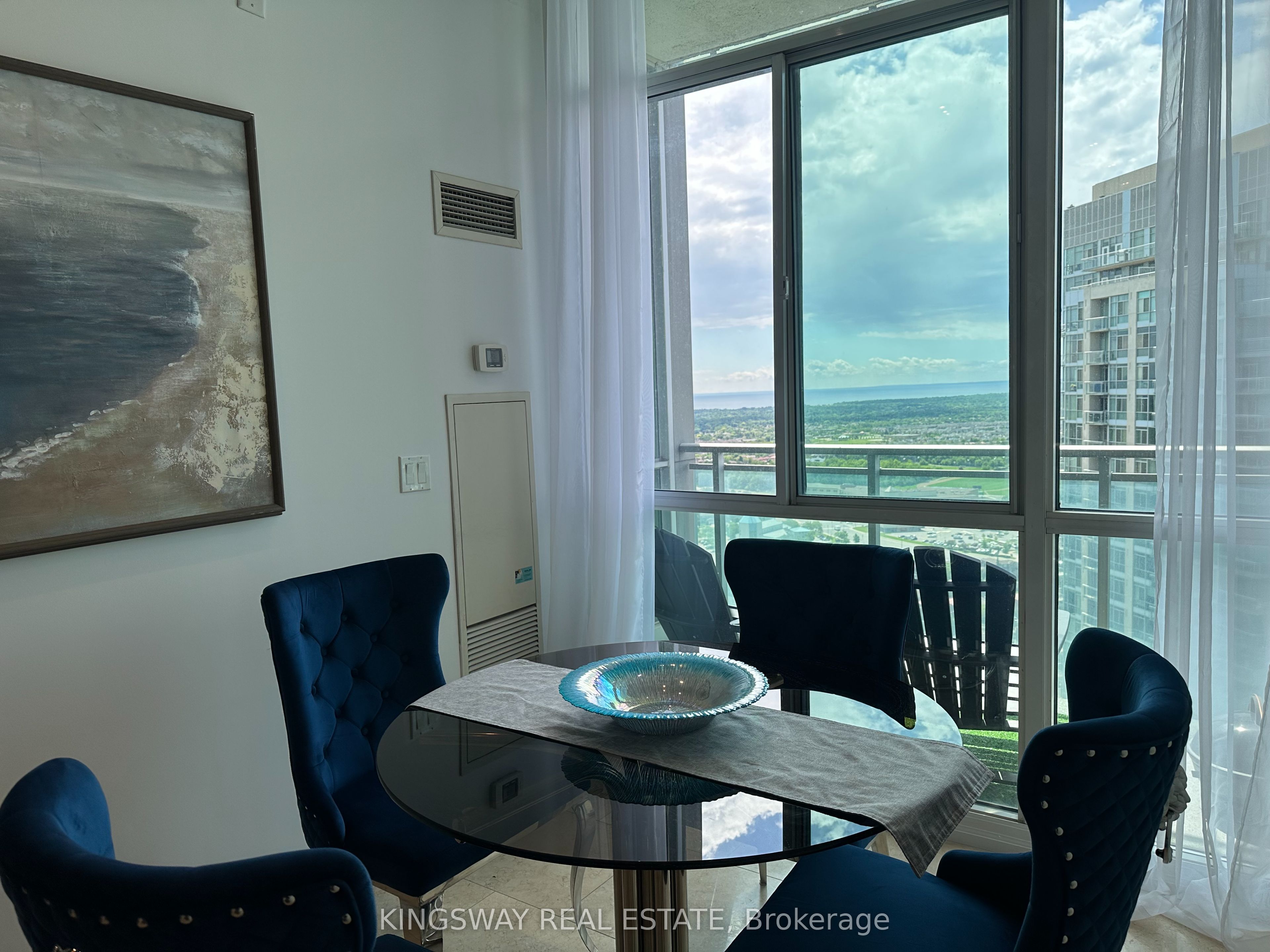 220 Burnhamthorpe Road W #3404
