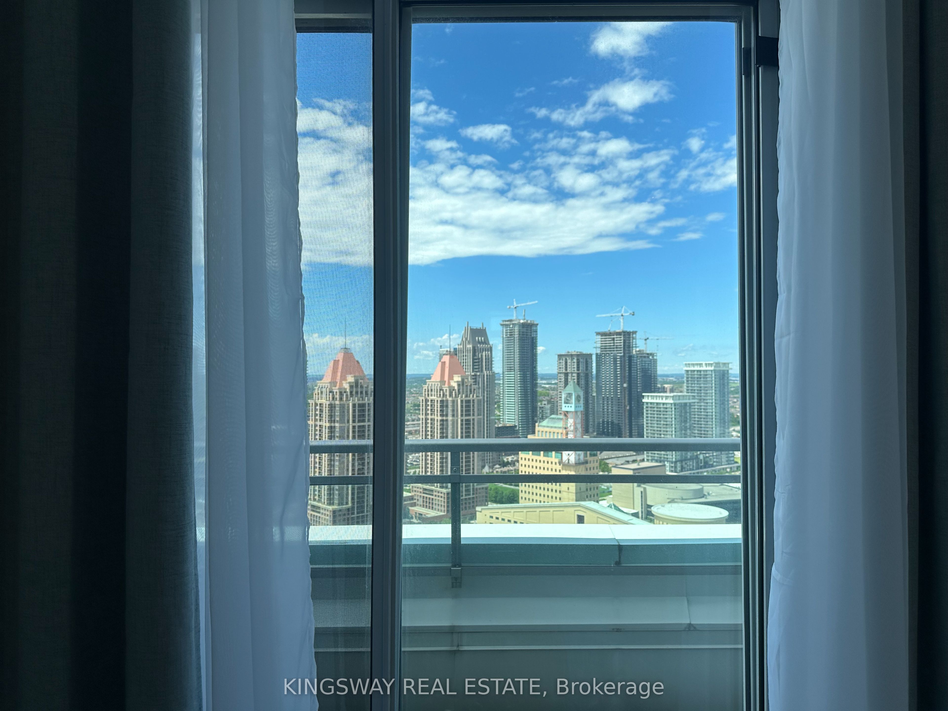 220 Burnhamthorpe Road W #3404
