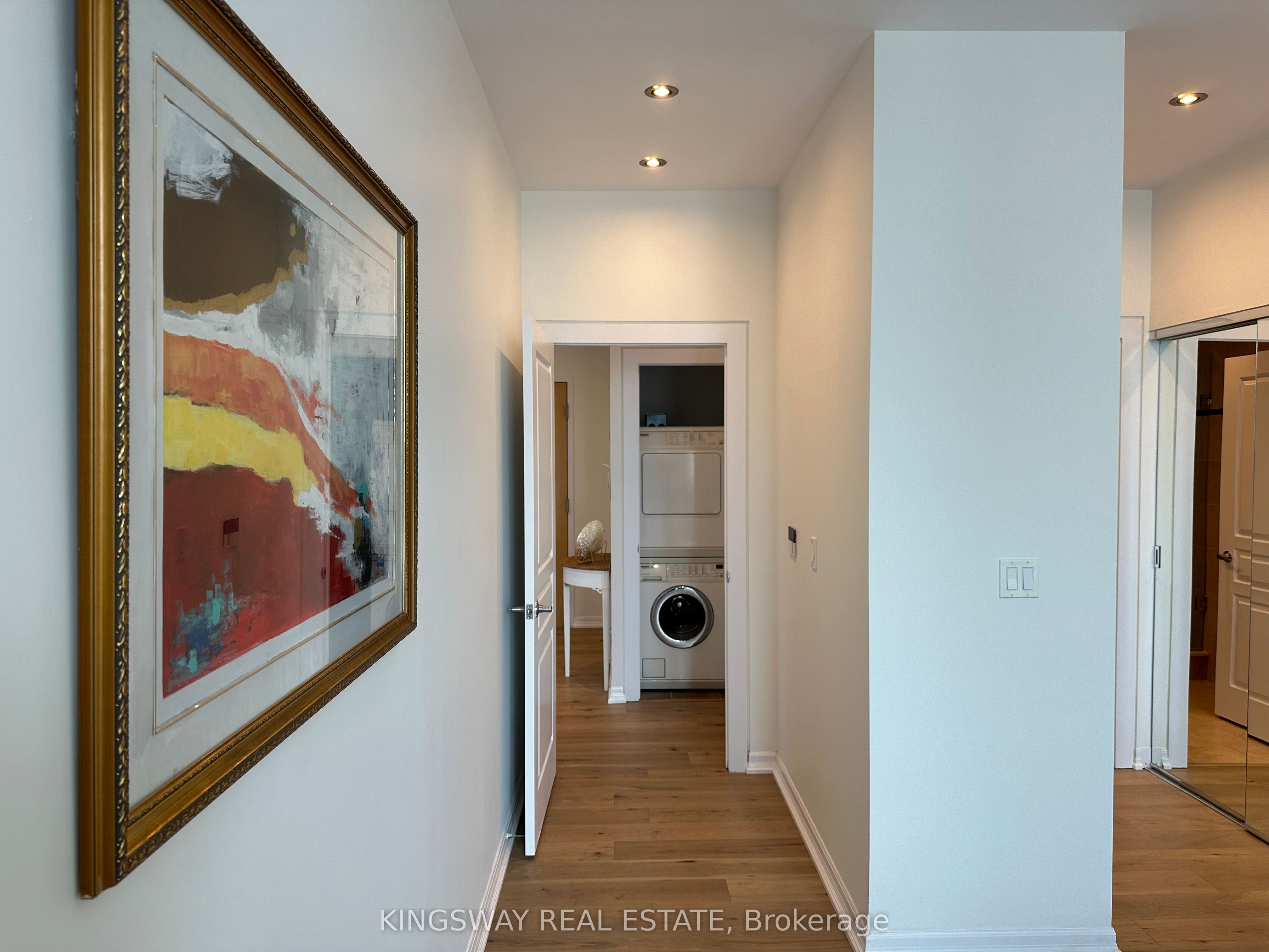 220 Burnhamthorpe Road W #3404