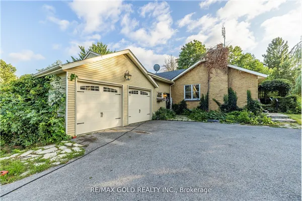 2733 Old School Road S