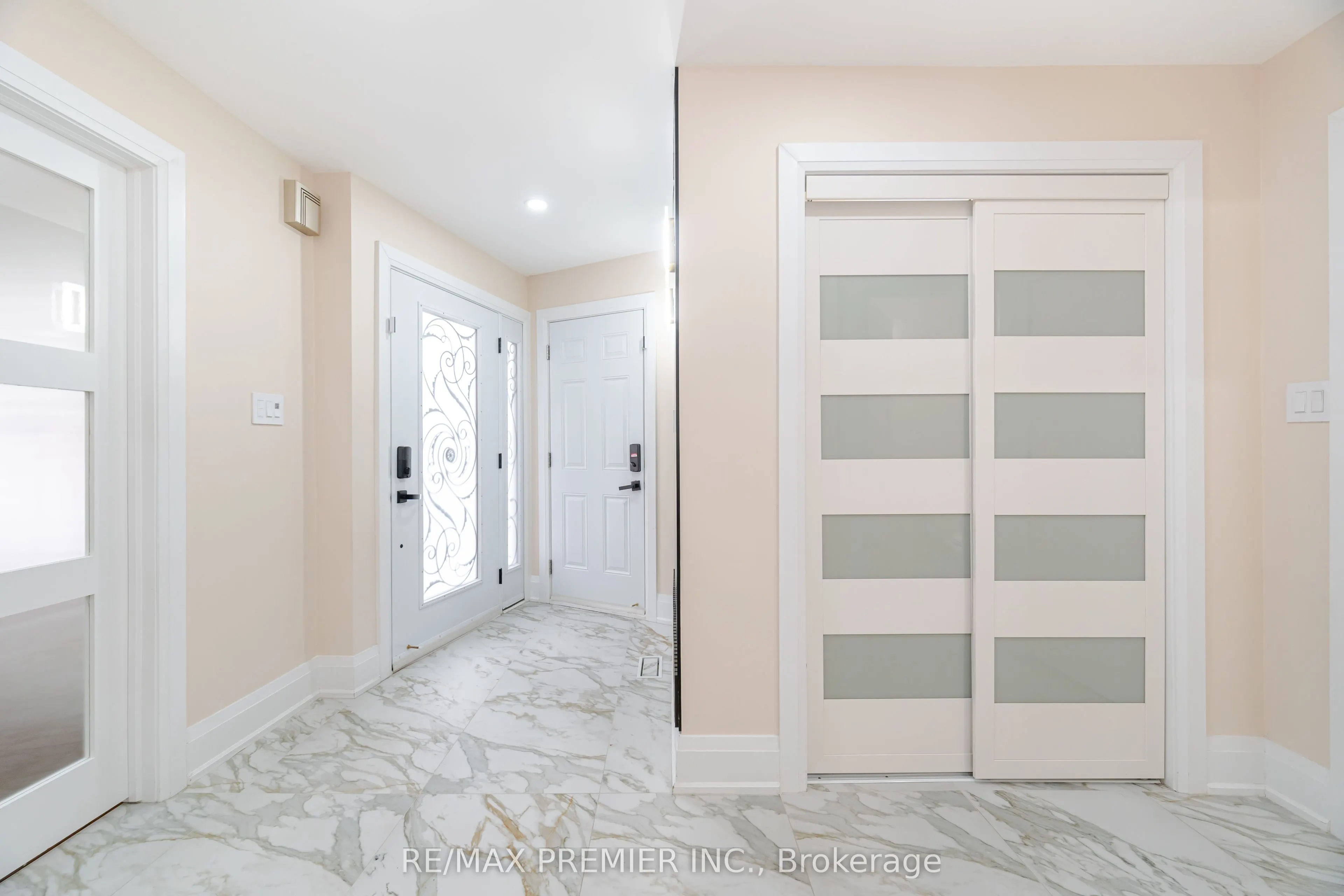 495 Fairview Road W