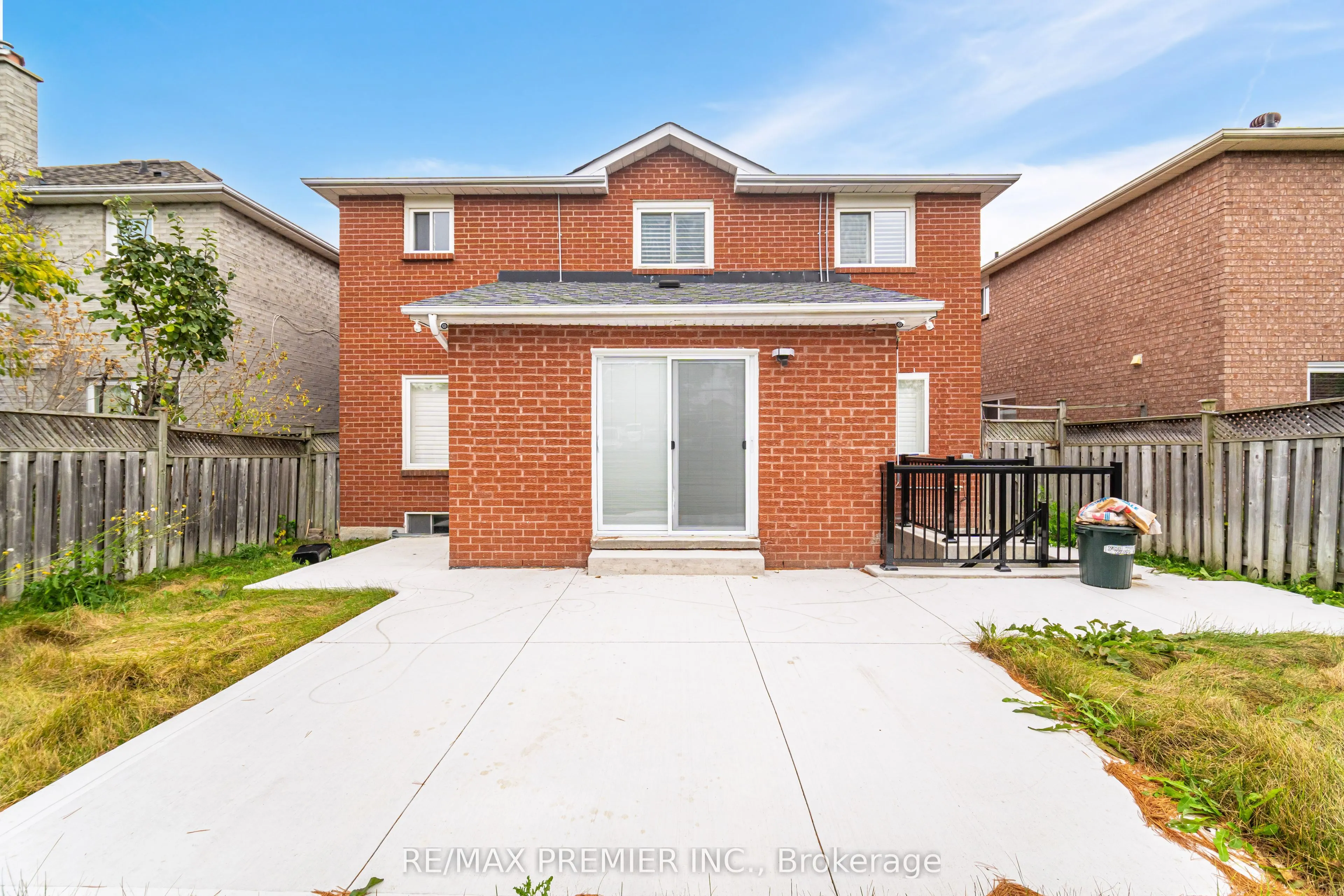 495 Fairview Road W