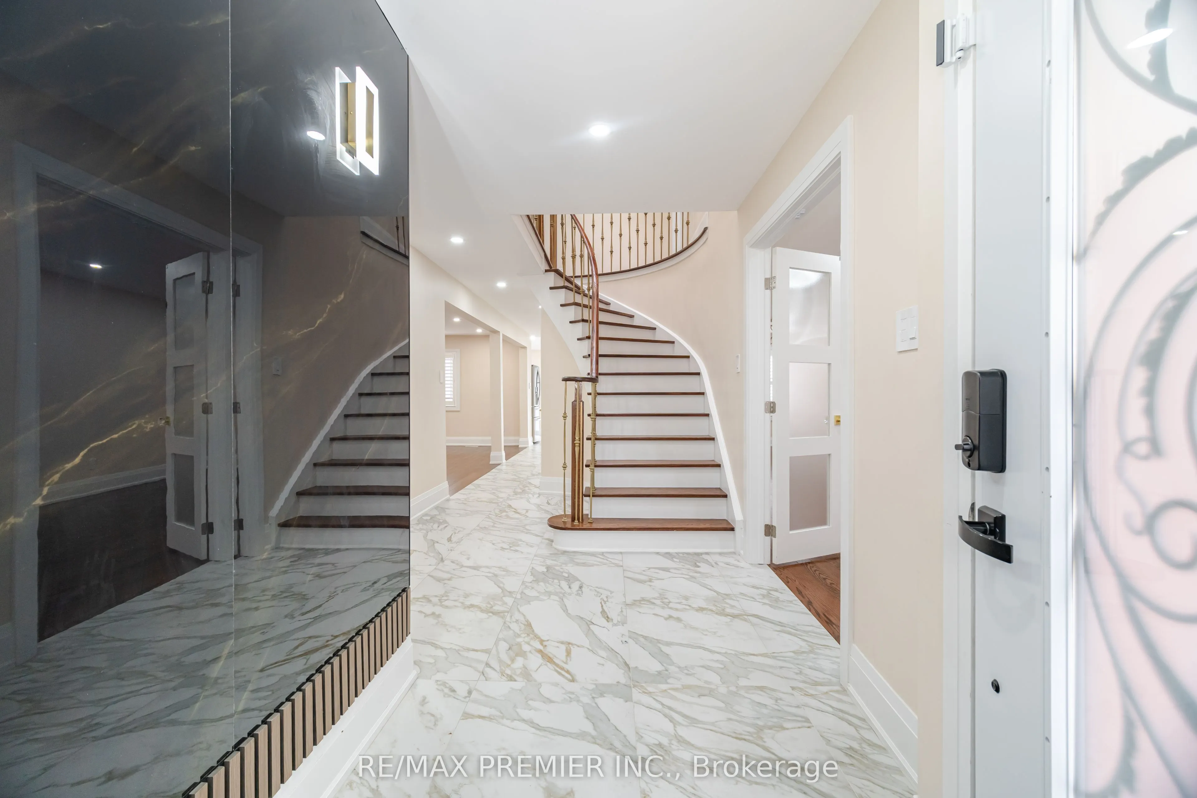 495 Fairview Road W
