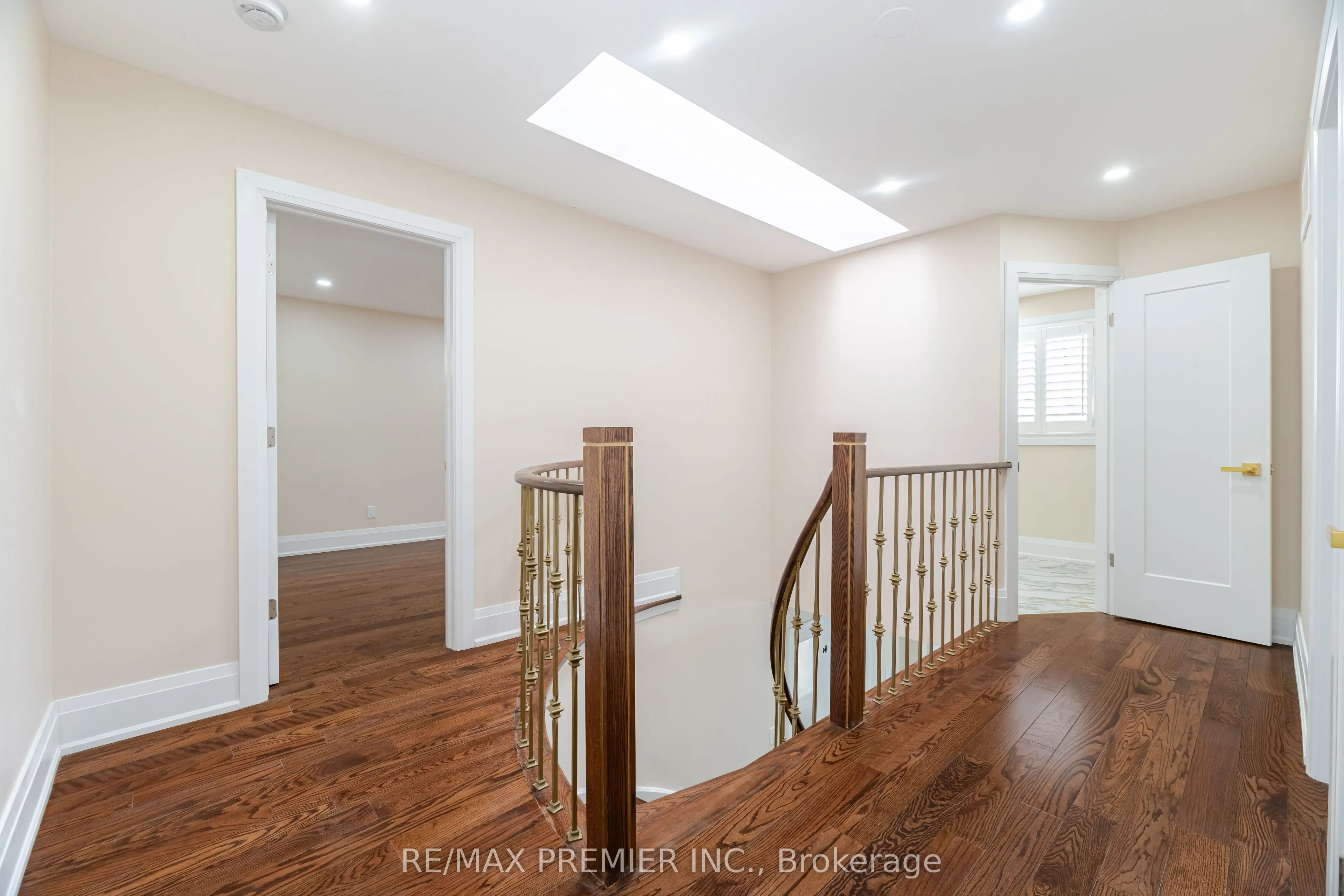 495 Fairview Road W