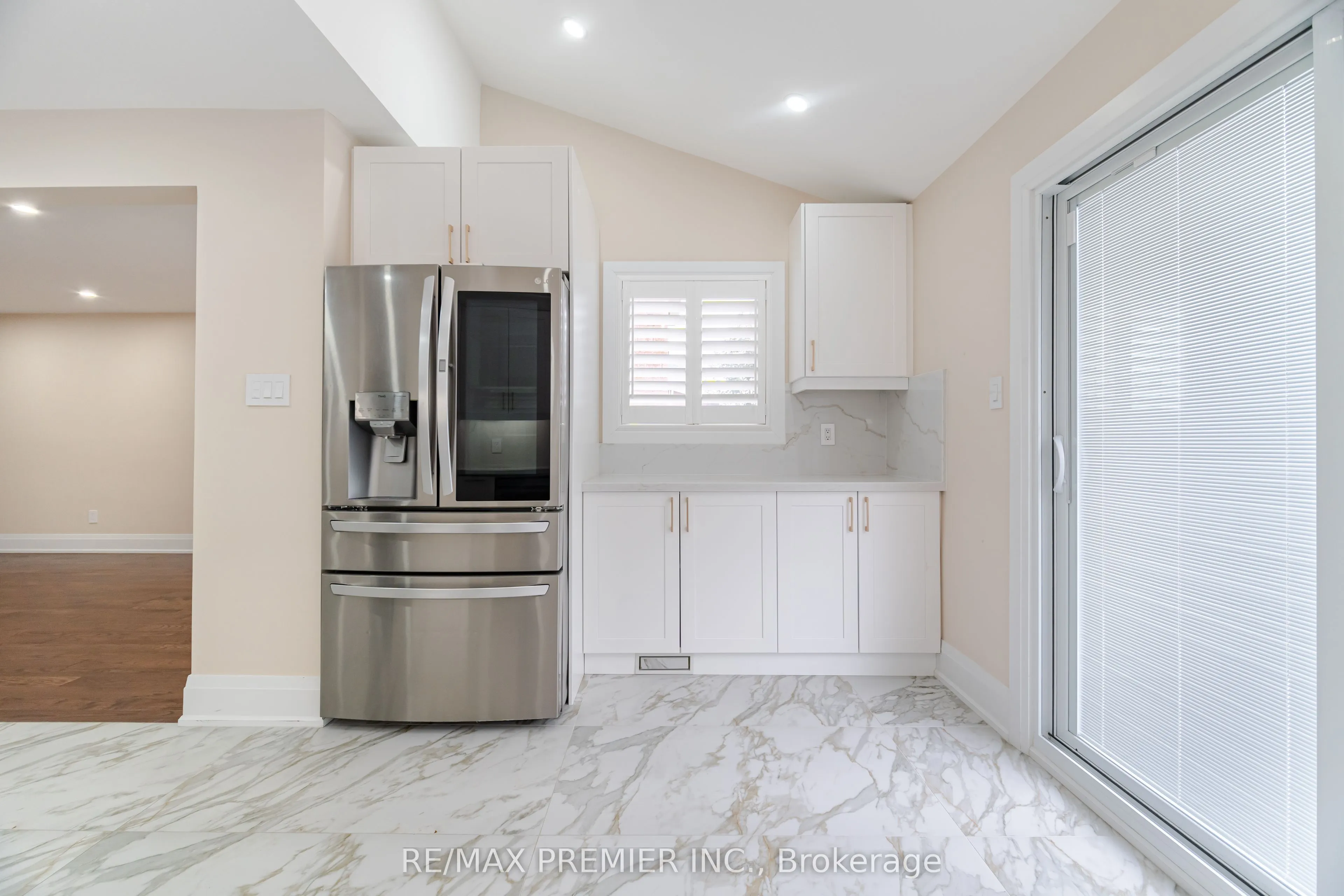 495 Fairview Road W