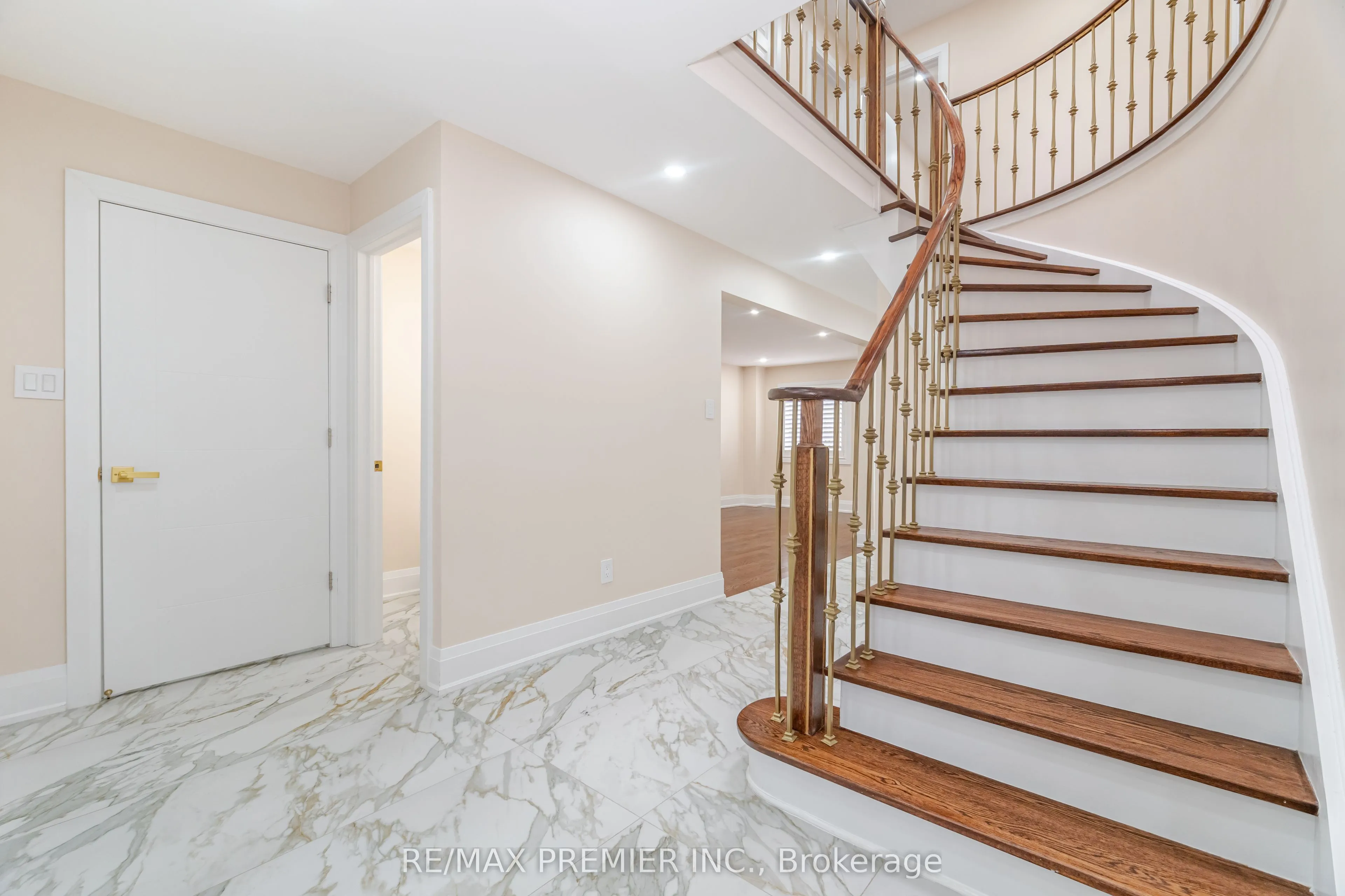 495 Fairview Road W
