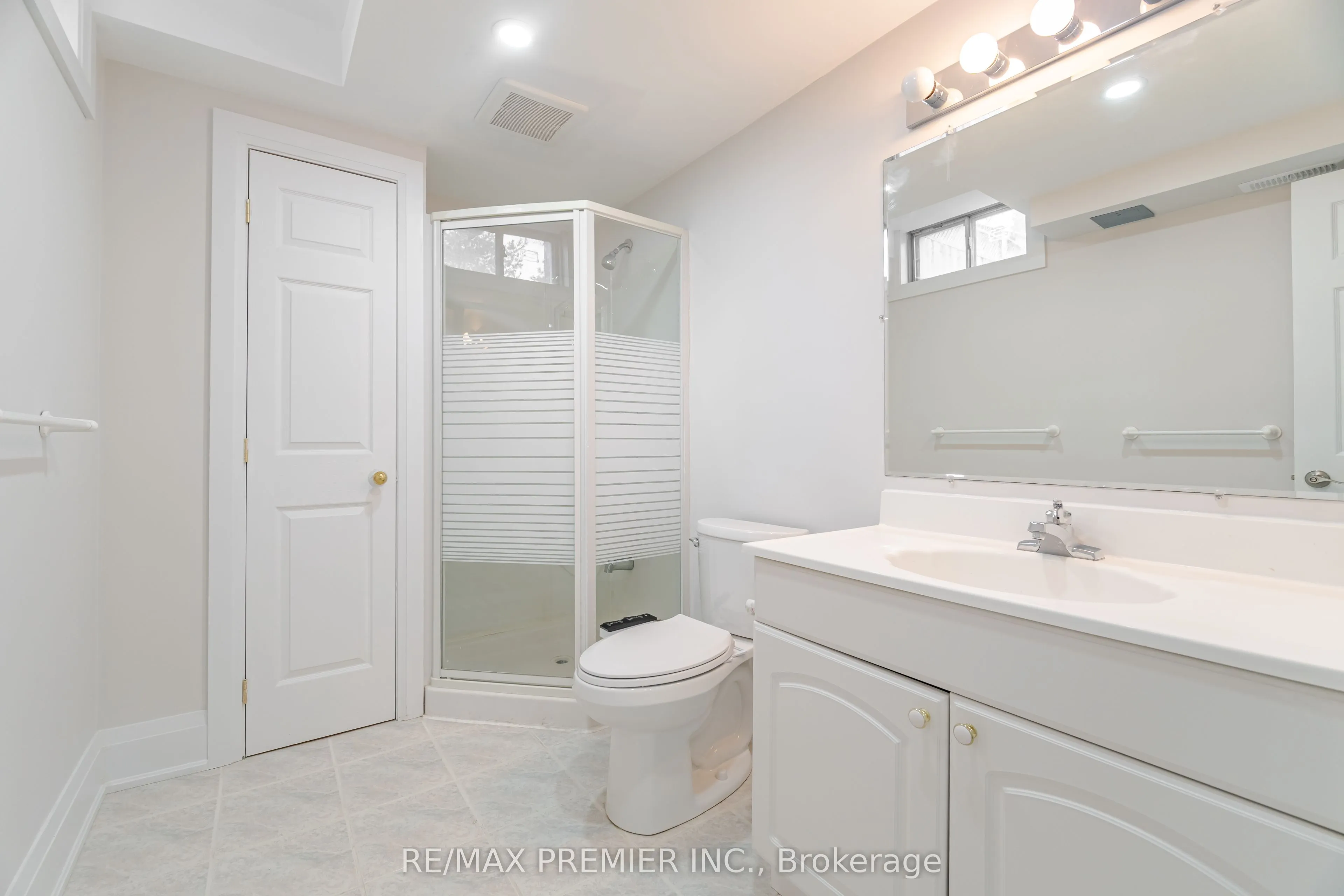 495 Fairview Road W