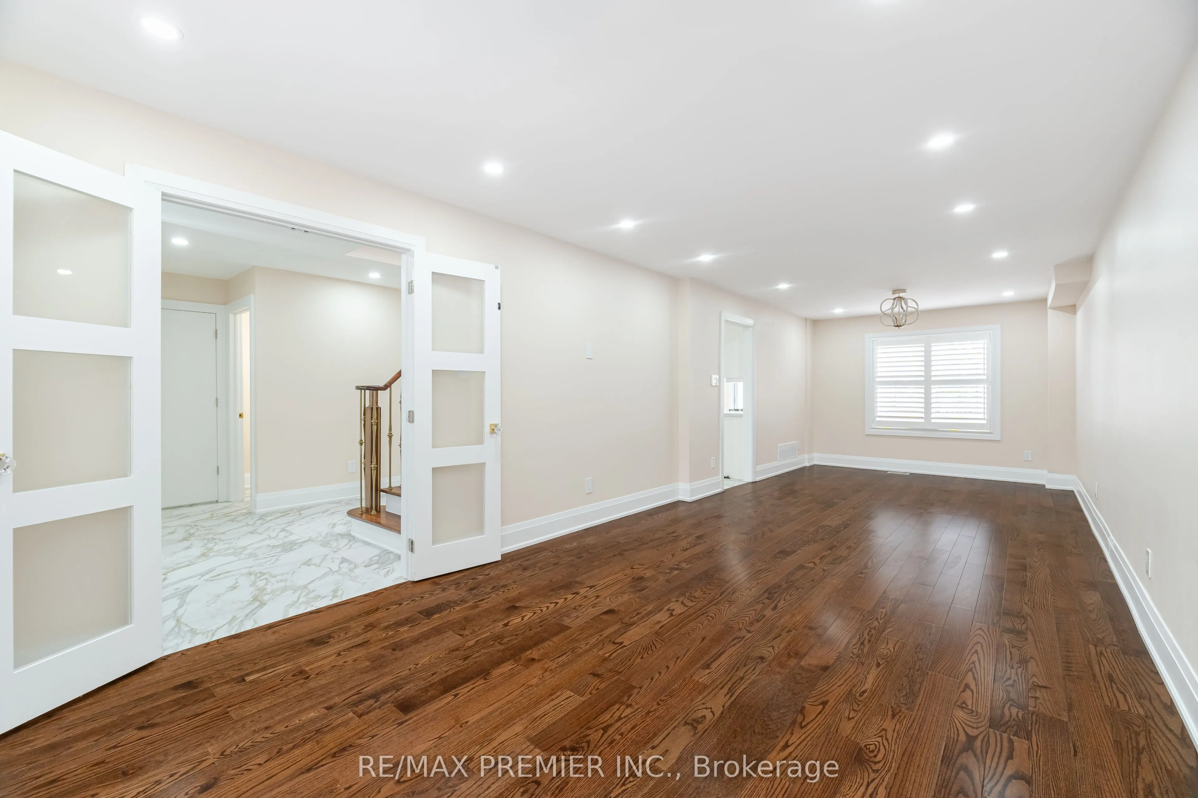 495 Fairview Road W