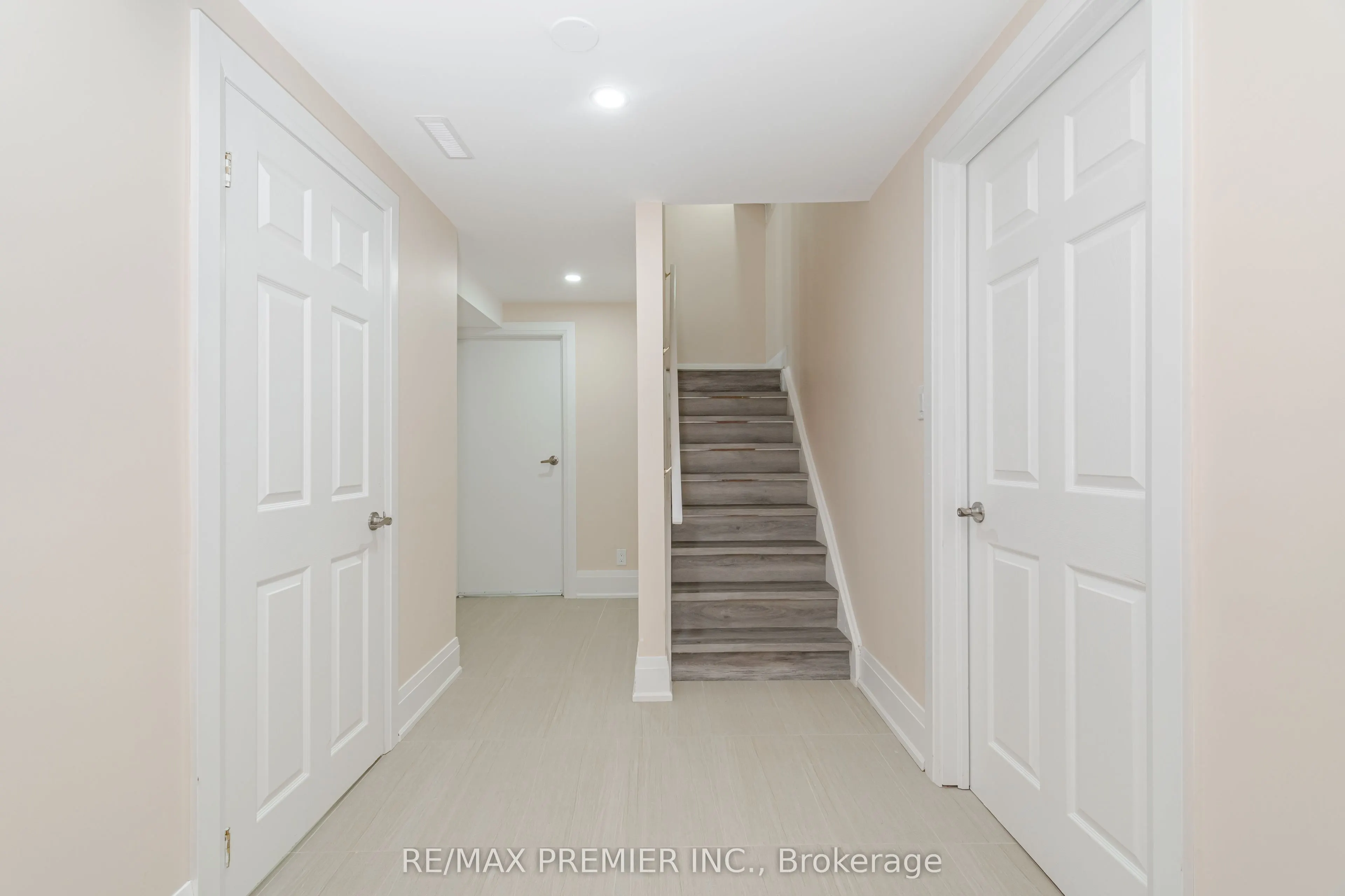 495 Fairview Road W
