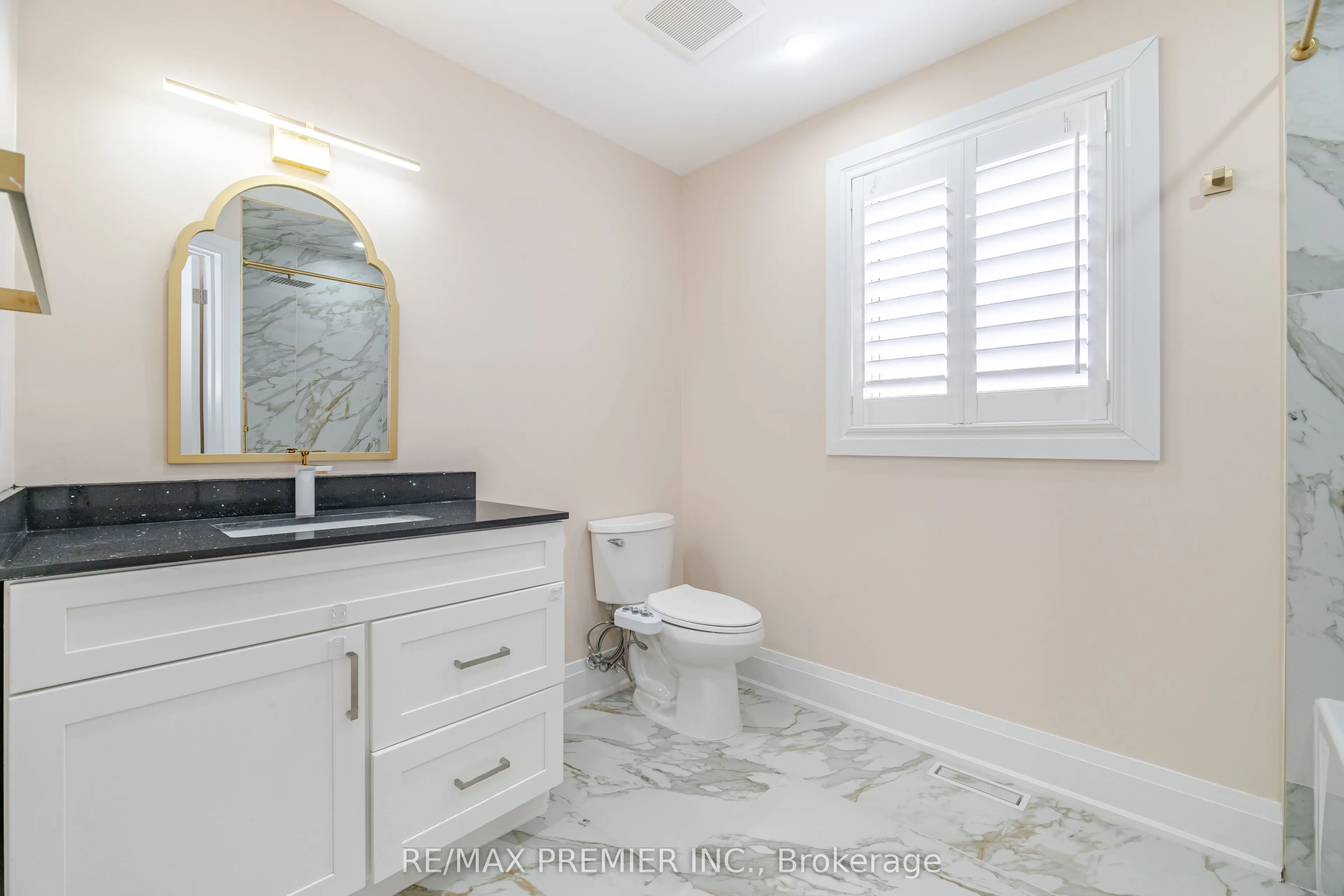 495 Fairview Road W