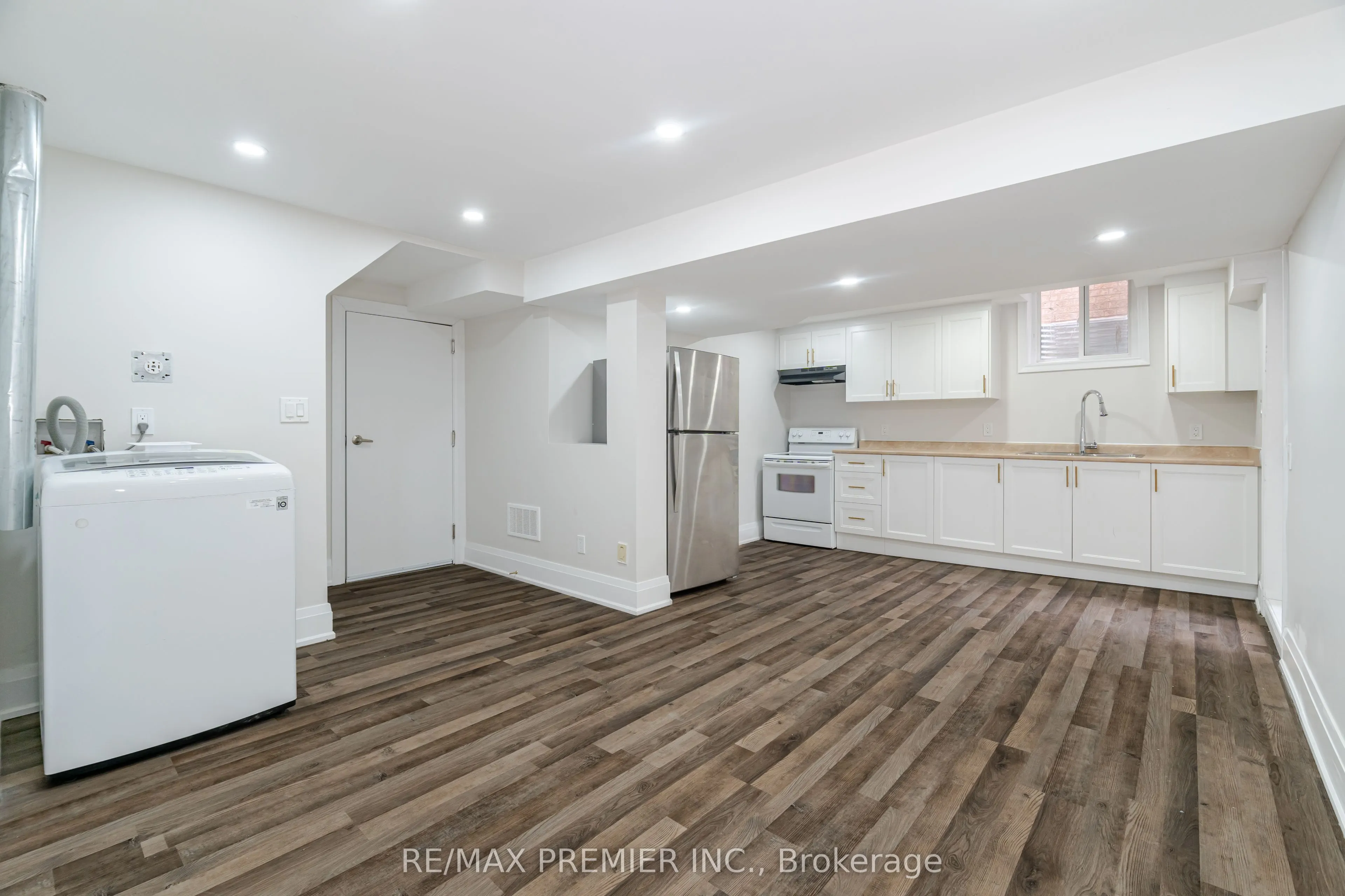 495 Fairview Road W