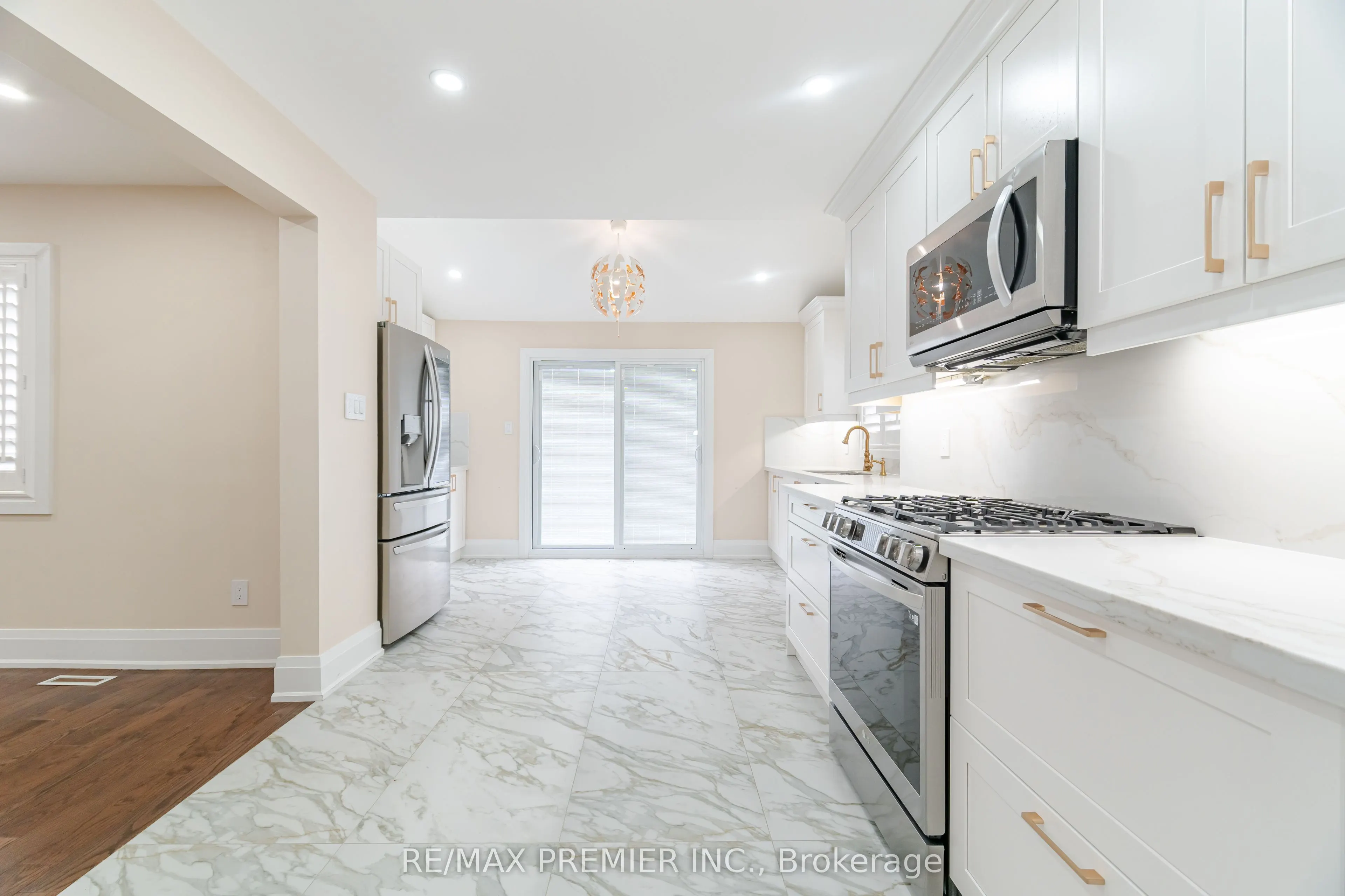 495 Fairview Road W