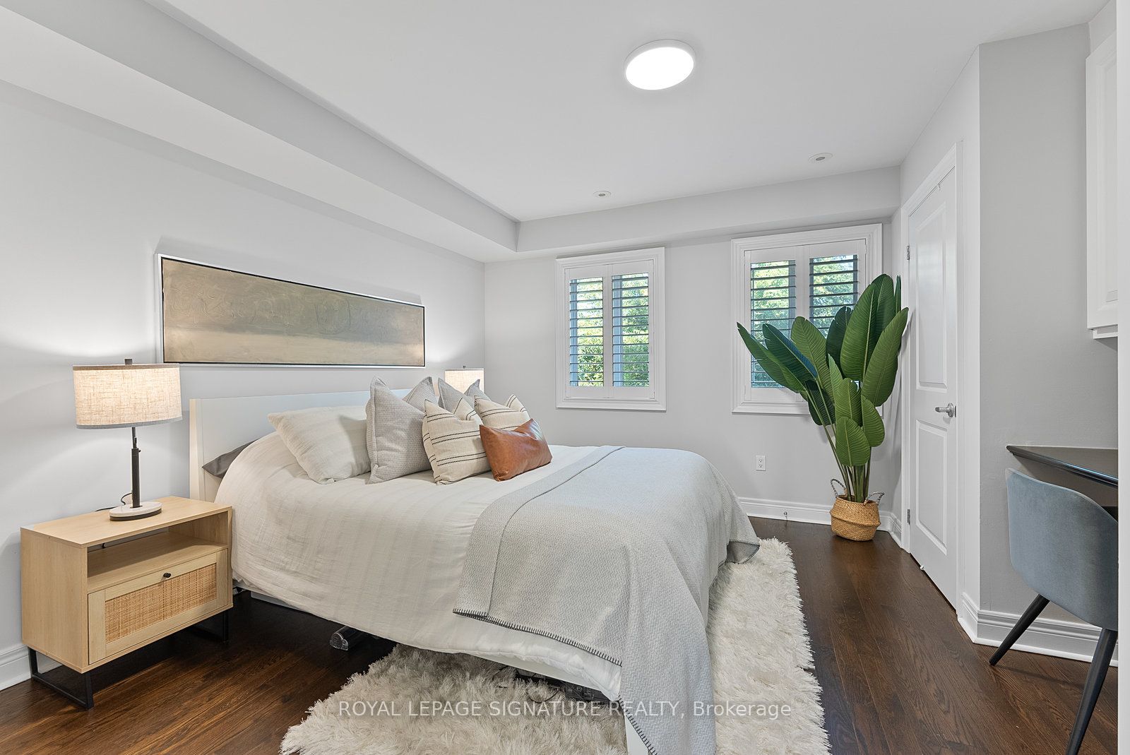 76 Lobo Mews