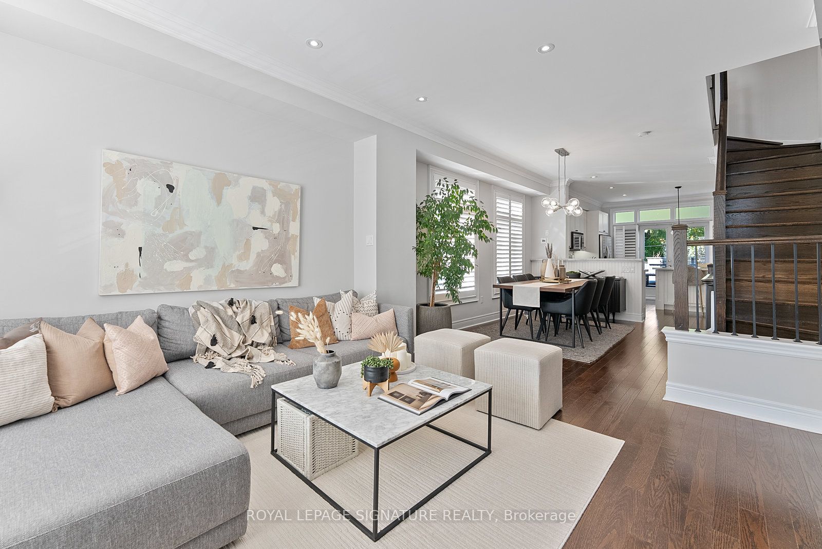 76 Lobo Mews