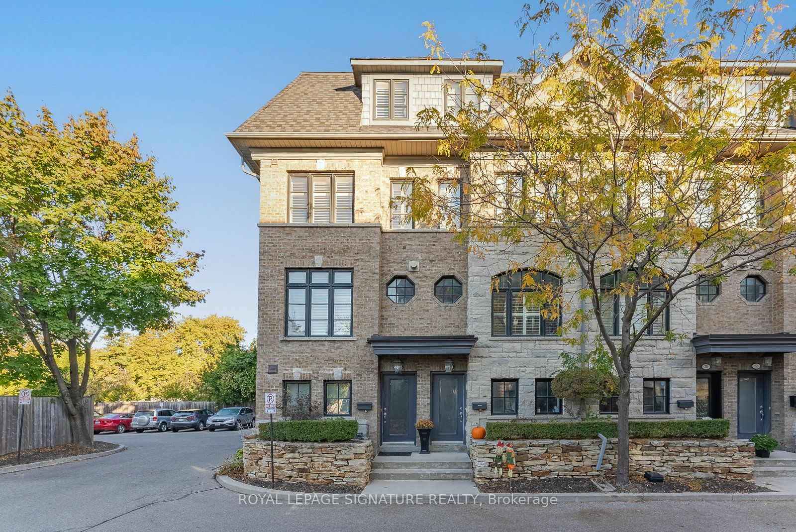 76 Lobo Mews