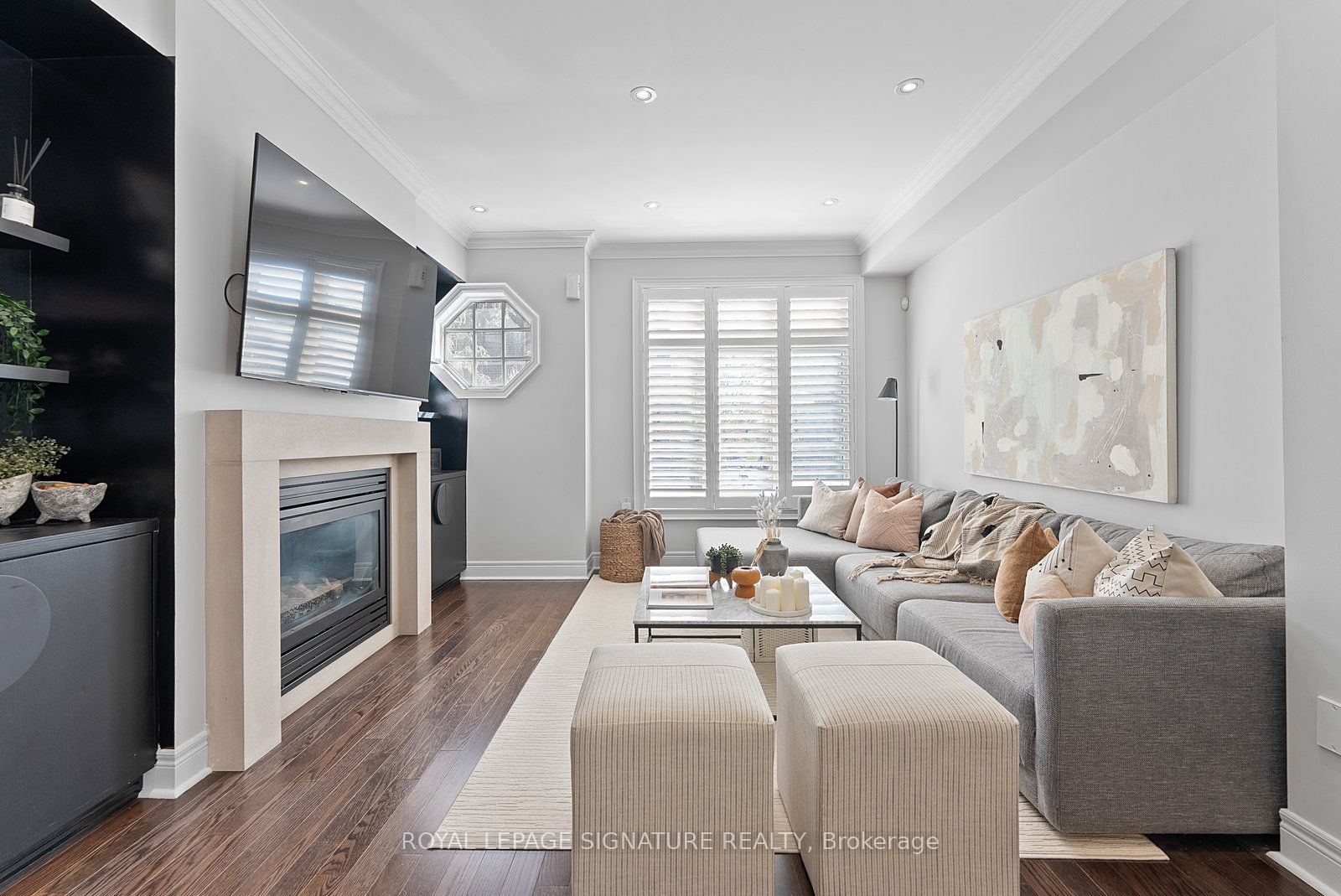 76 Lobo Mews