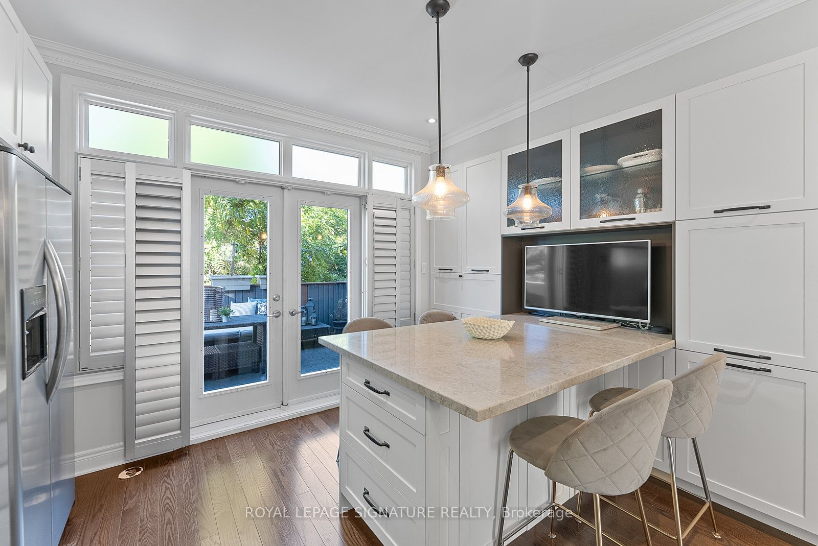 76 Lobo Mews