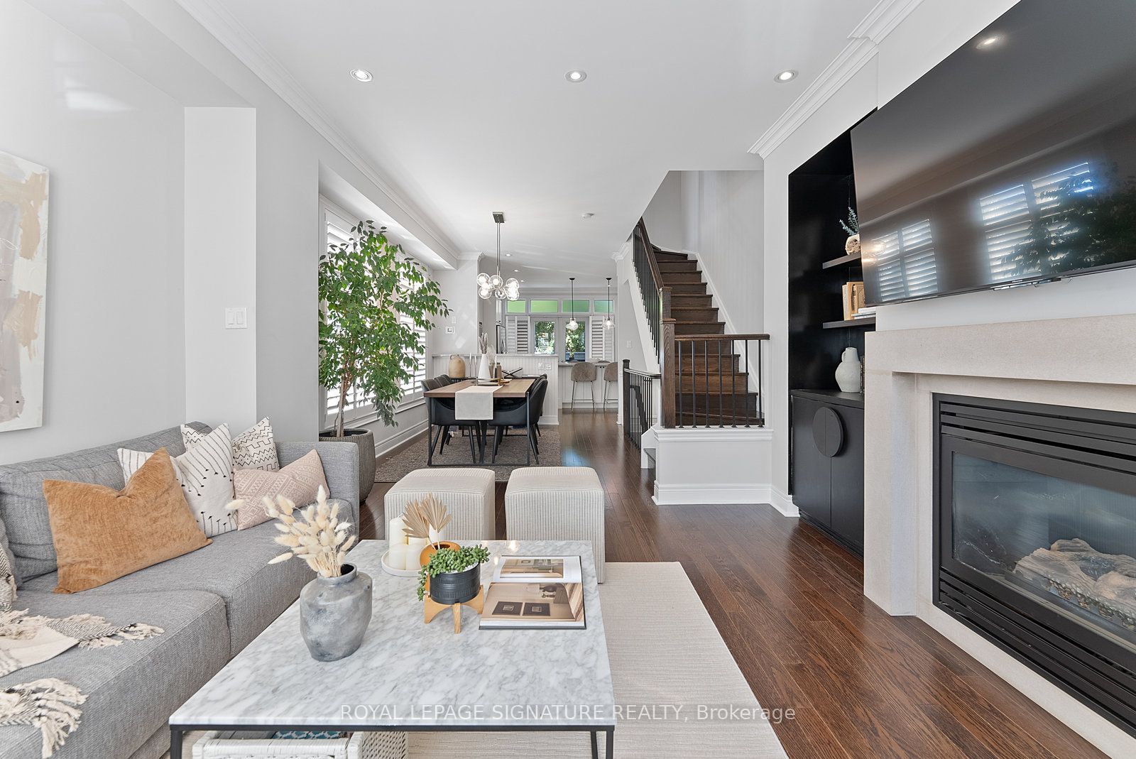 76 Lobo Mews