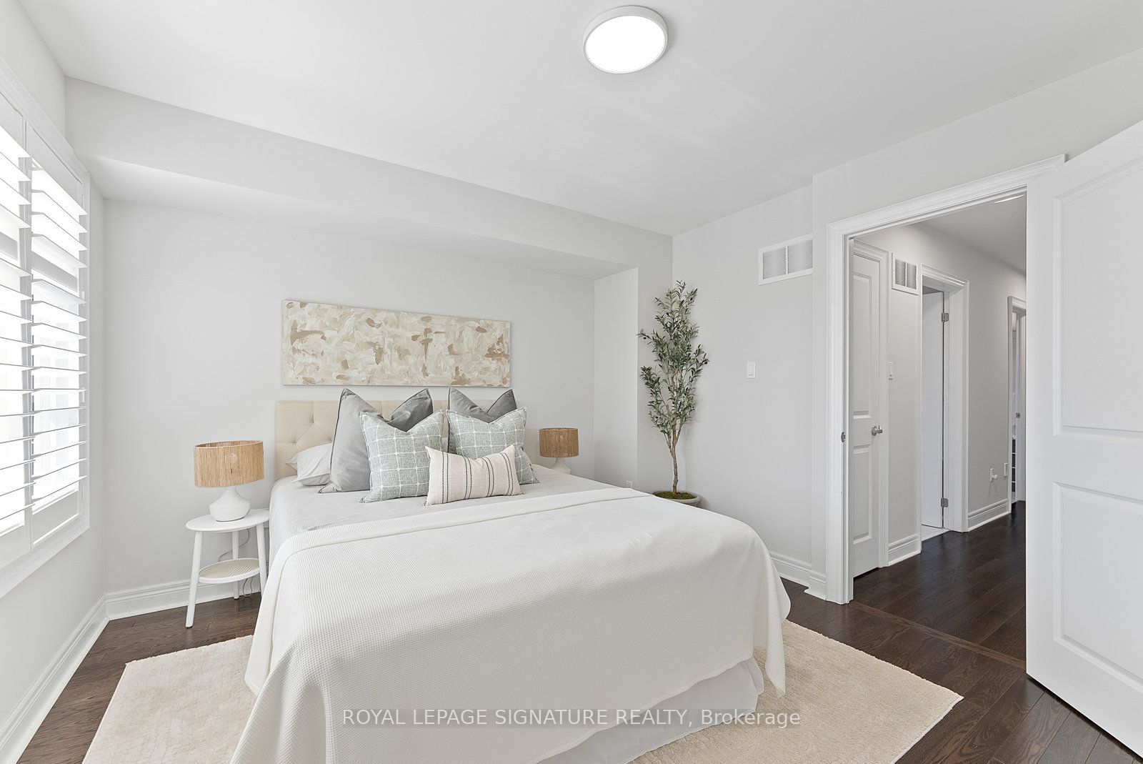 76 Lobo Mews