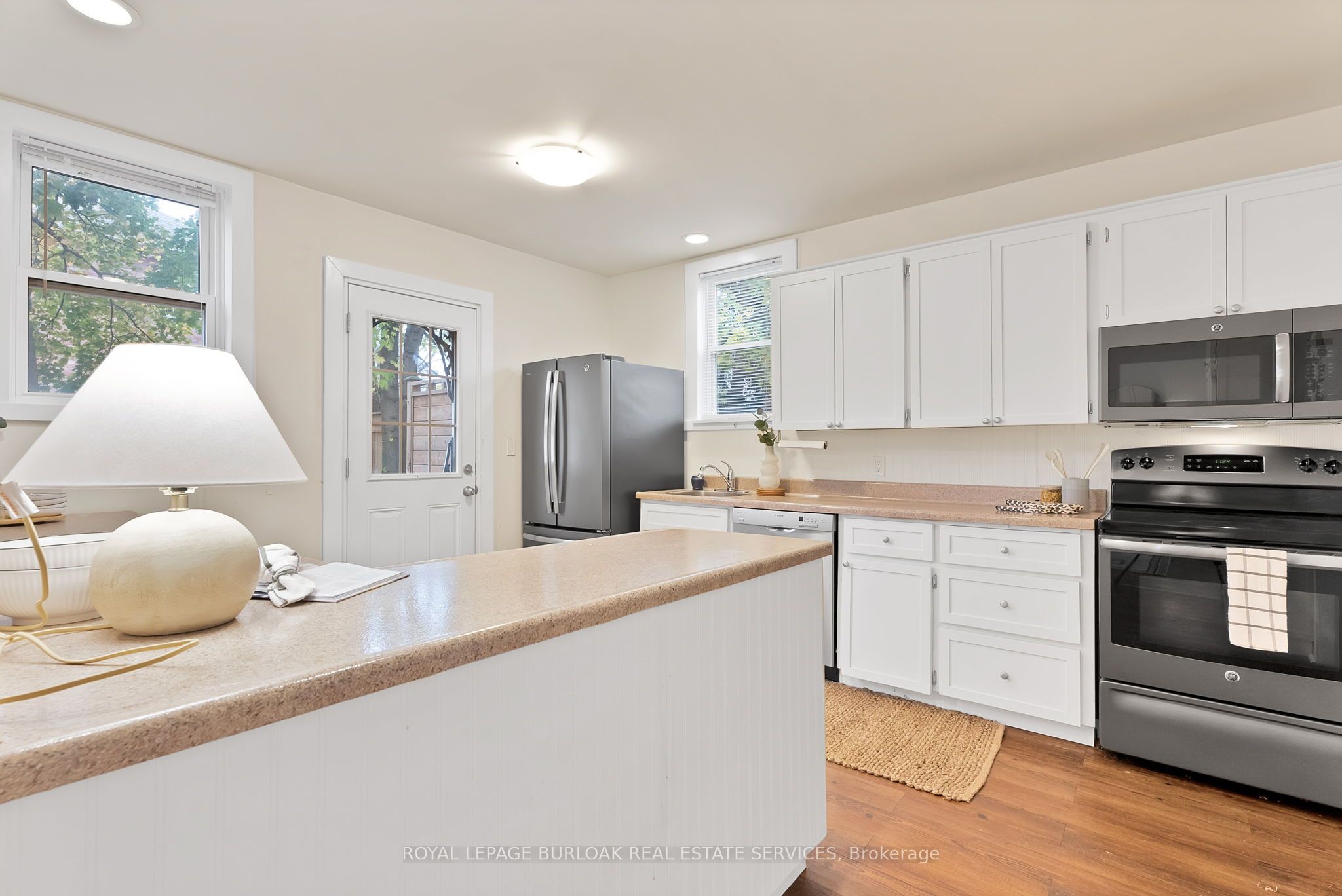 295 Plains Road W