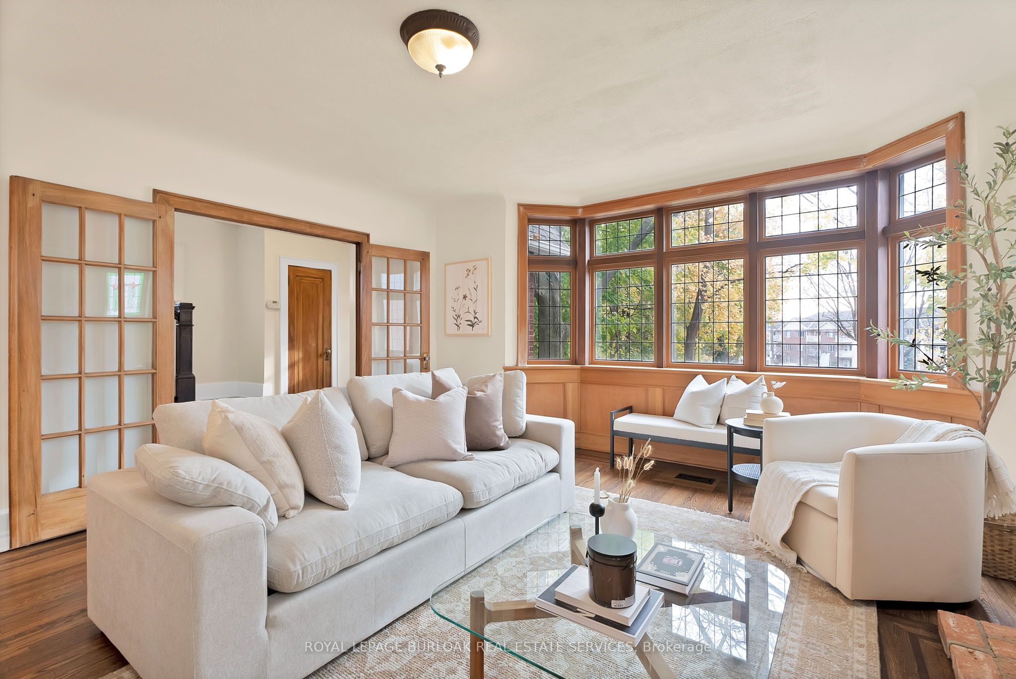 295 Plains Road W