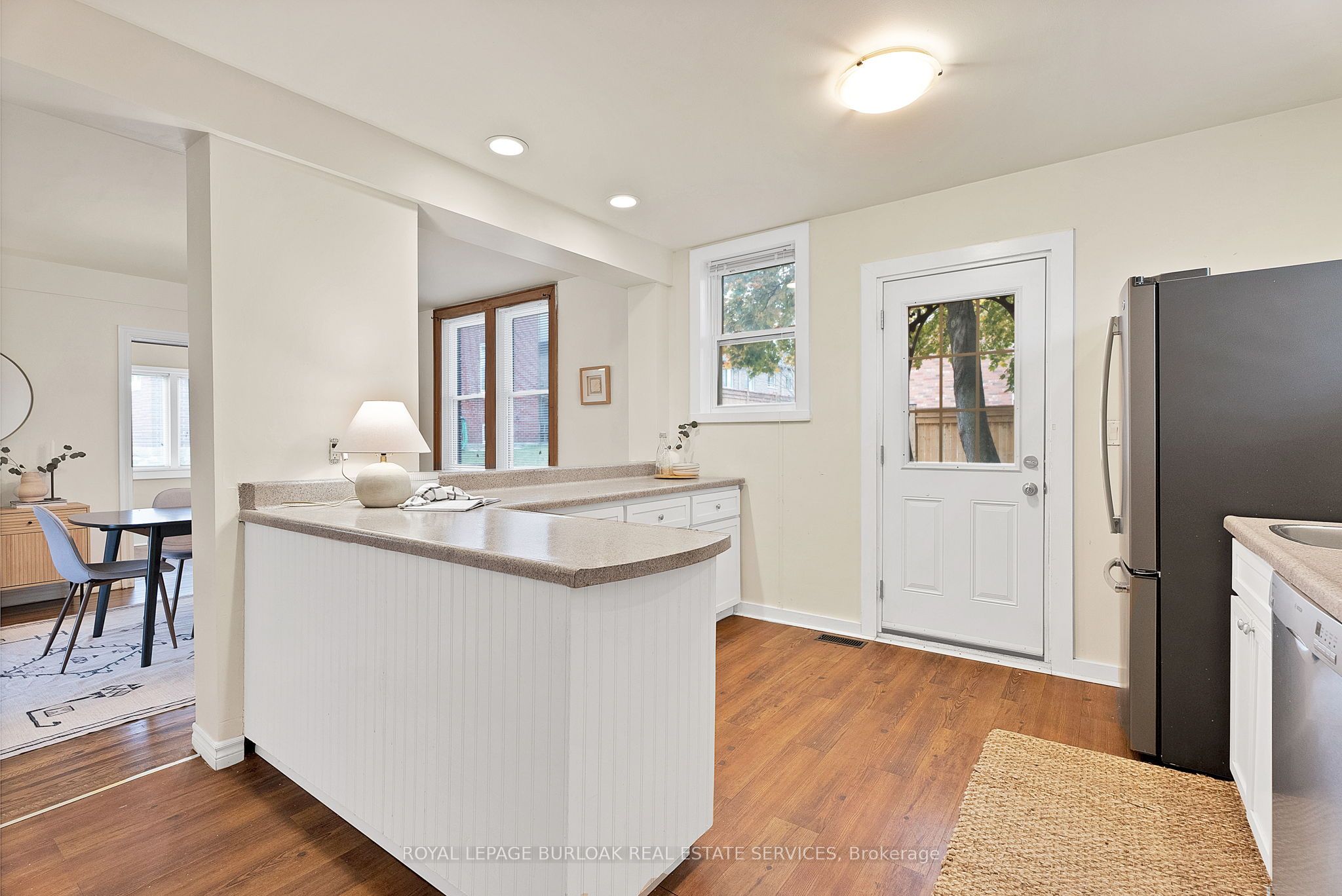 295 Plains Road W