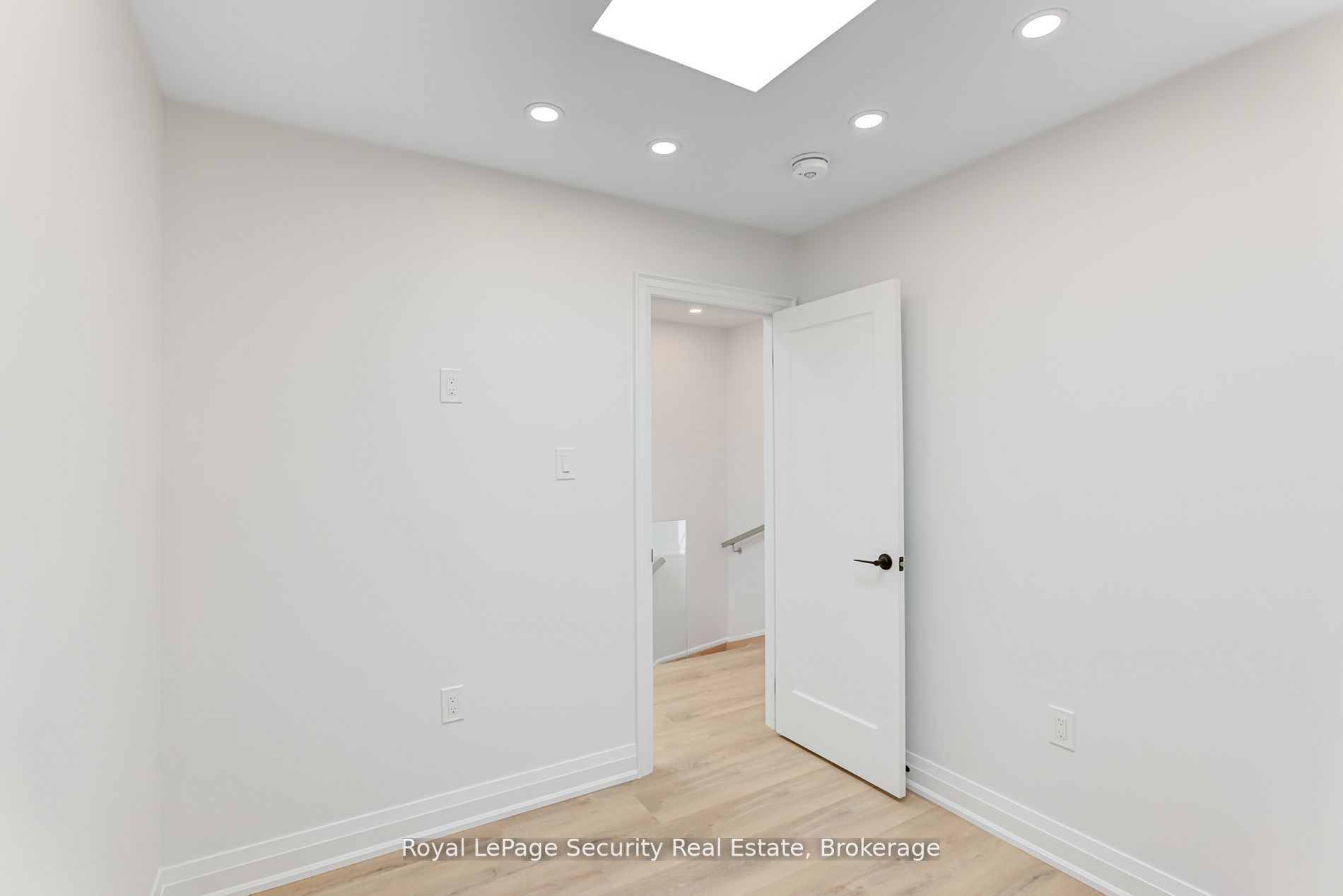 706 Gladstone Avenue, #Lane