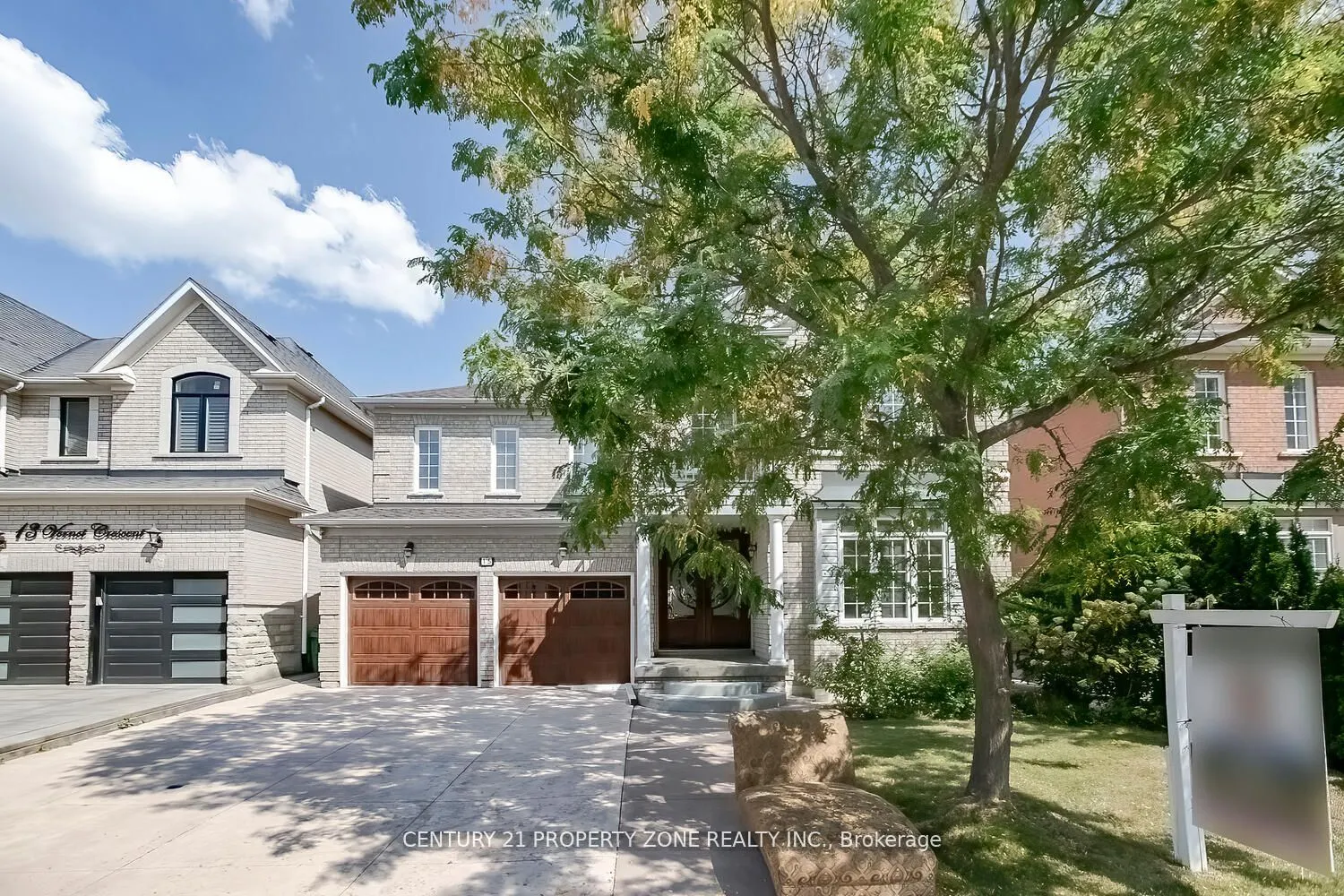 15 Vernet Crescent