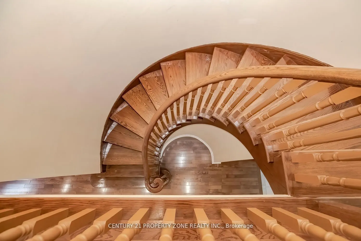 15 Vernet Crescent
