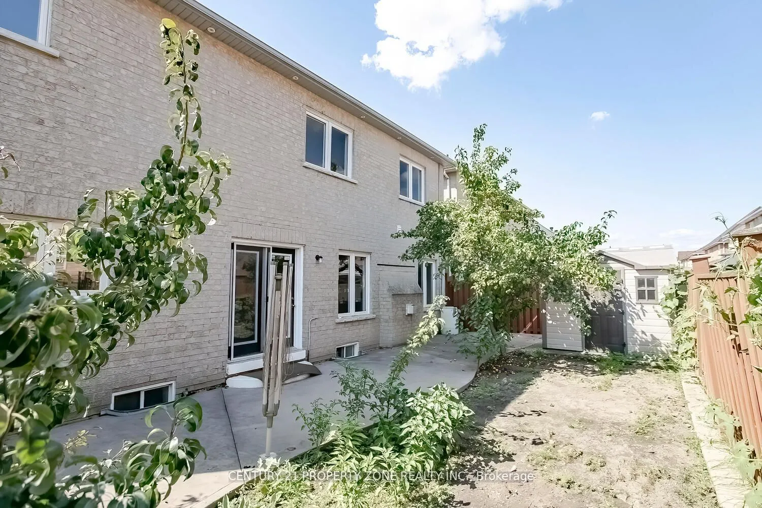 15 Vernet Crescent