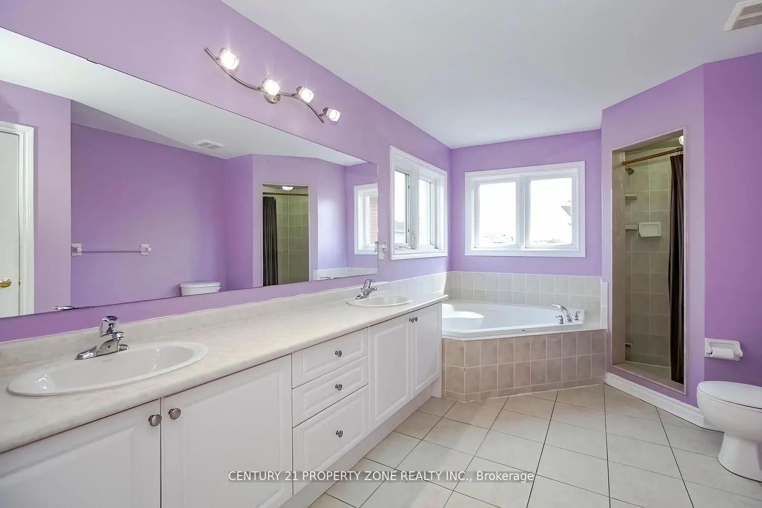 15 Vernet Crescent