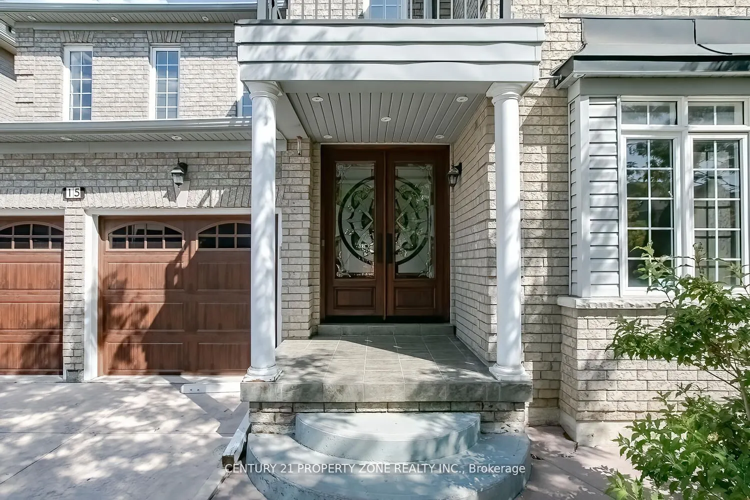 15 Vernet Crescent
