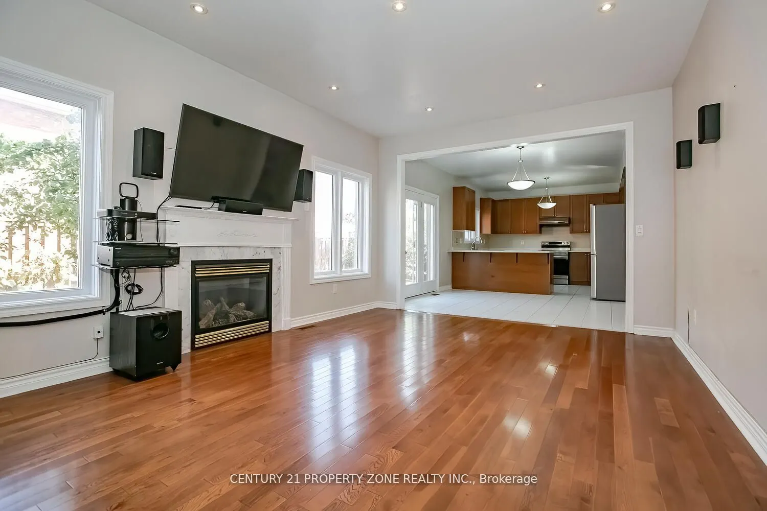 15 Vernet Crescent