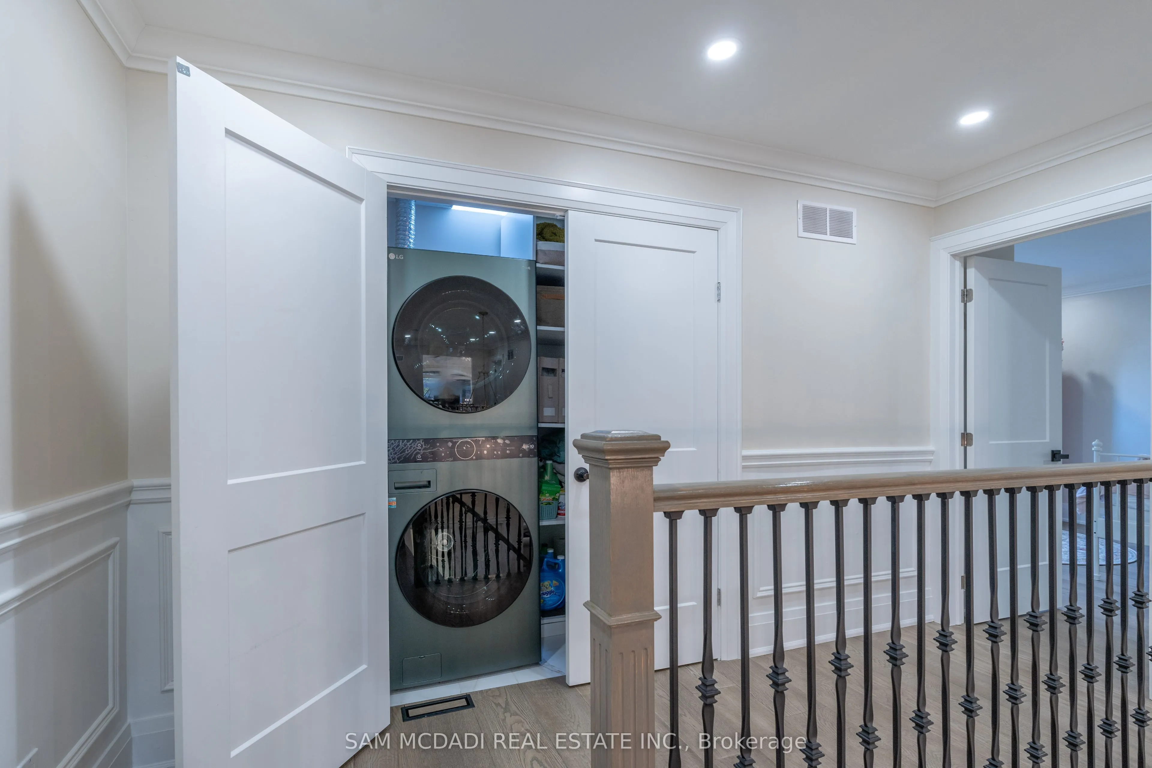 1270 Saginaw Crescent